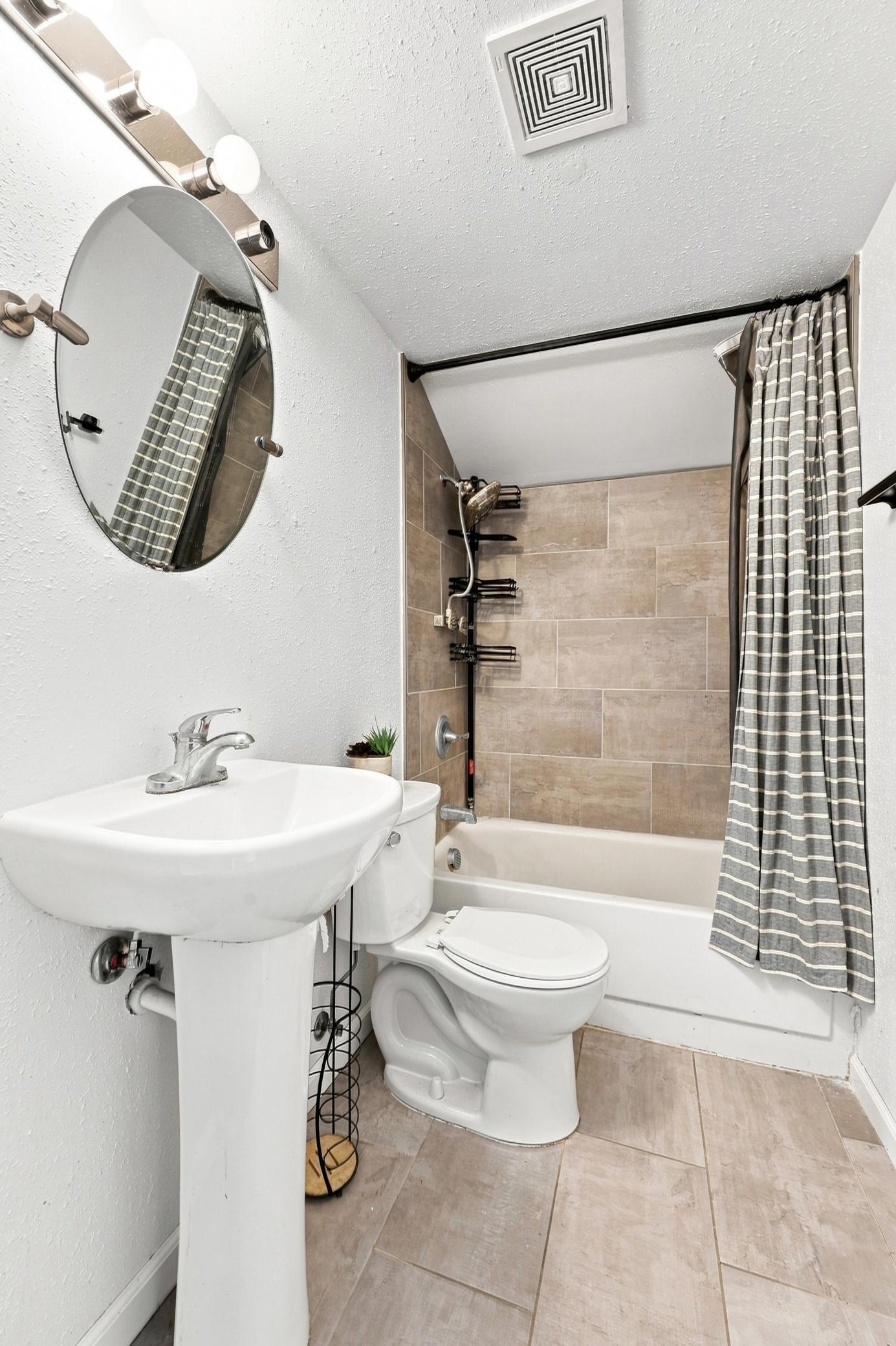 802 Hobart Street Property Photo 26
