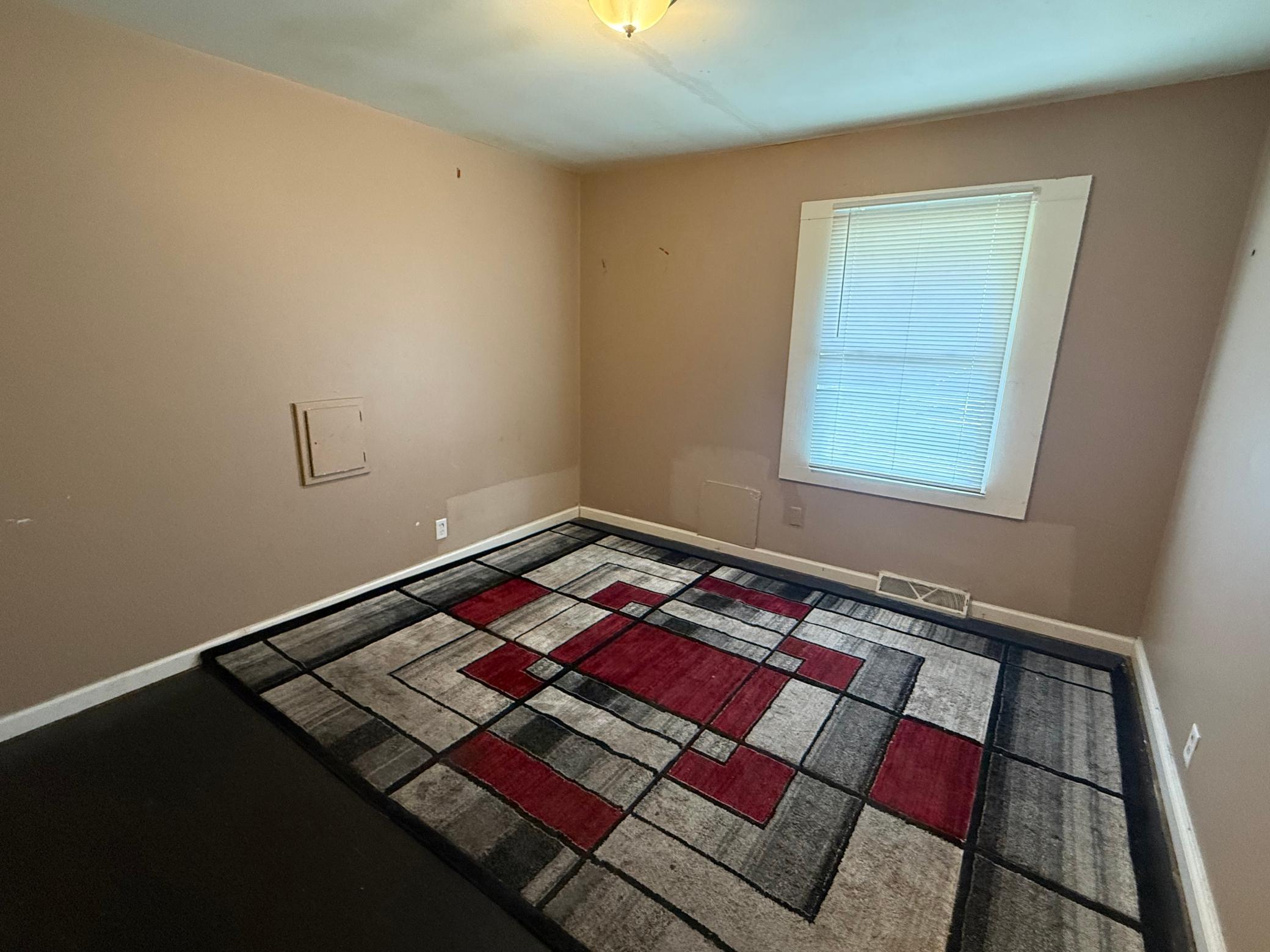 1210 Knox Avenue N Property Photo 6