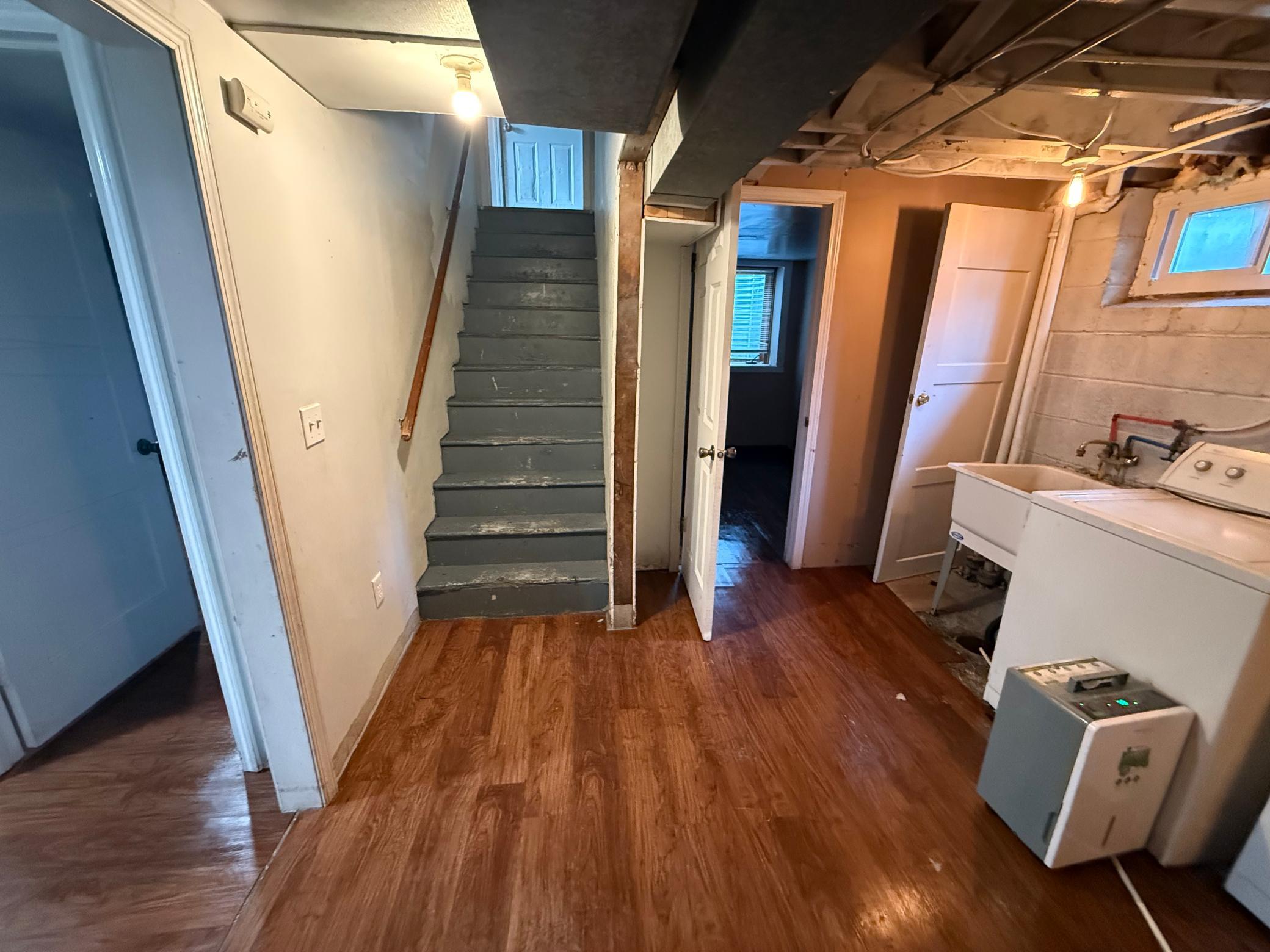 1210 Knox Avenue N Property Photo 8