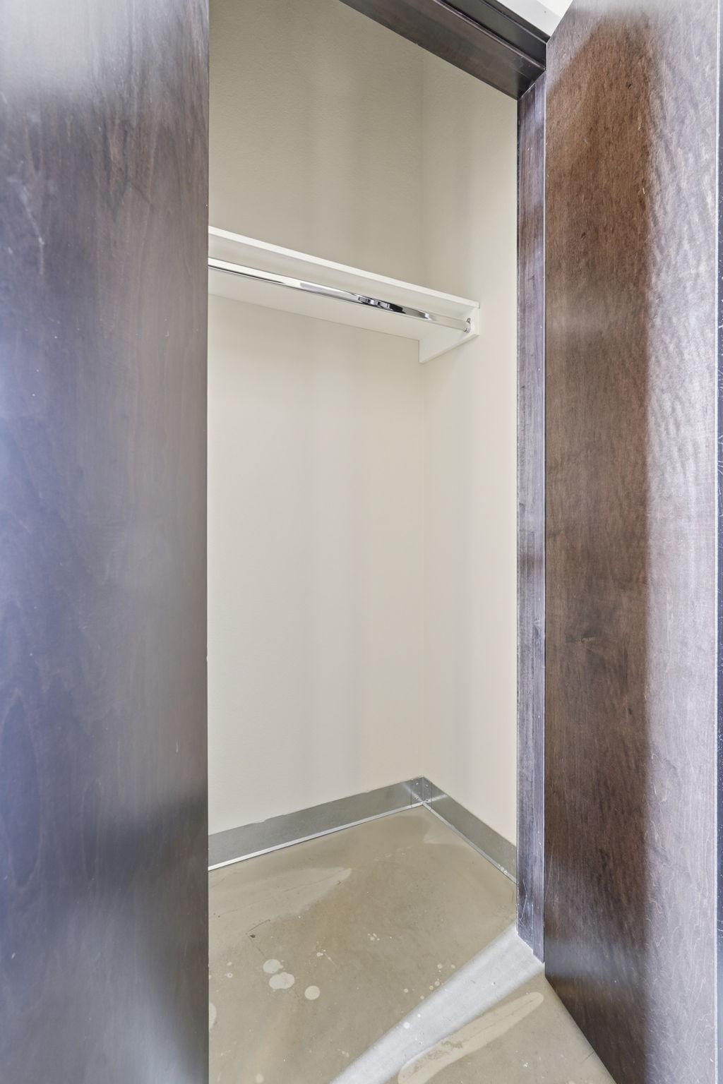 607 Washington Ave N 220 Property Photo 14
