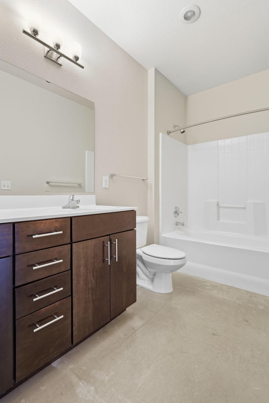607 Washington Ave N 220 Property Photo 17