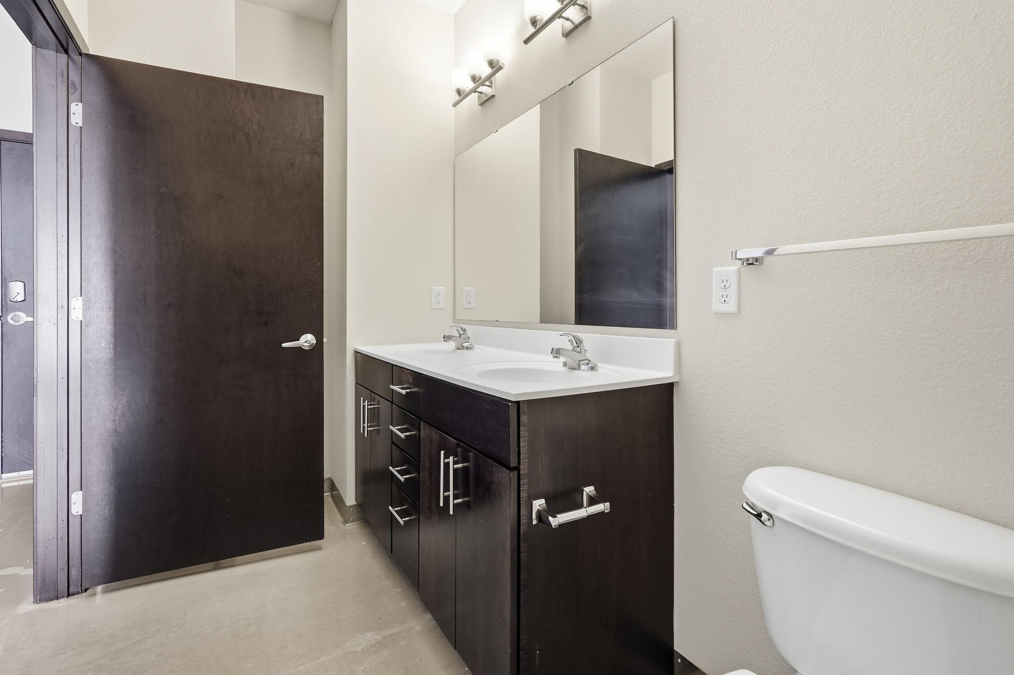 607 Washington Ave N 220 Property Photo 19