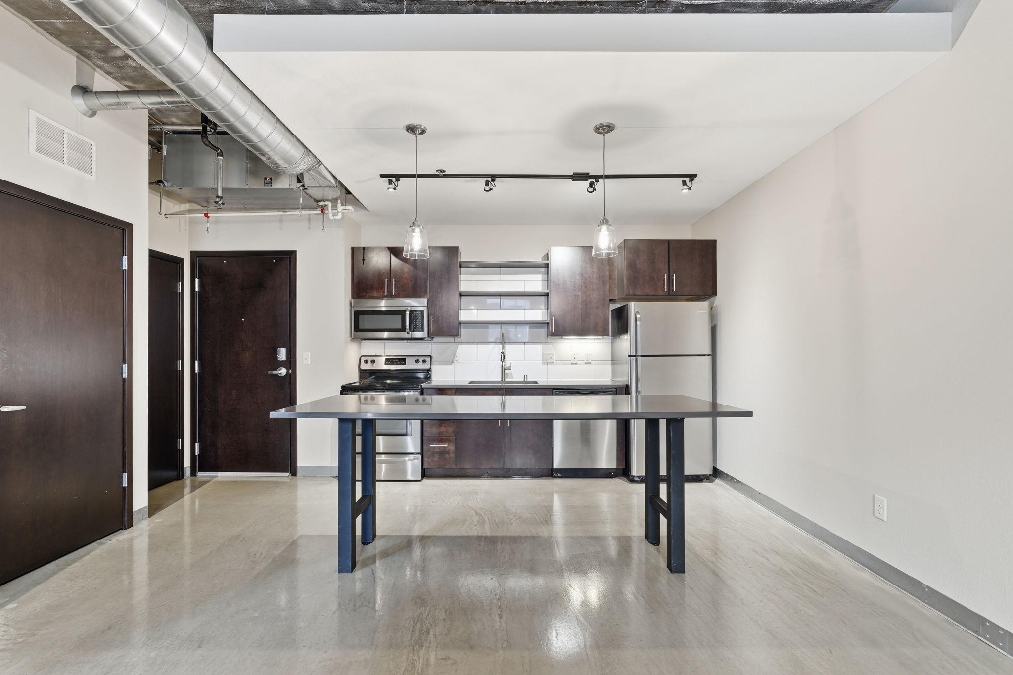 607 Washington Ave N 307 Property Photo 5