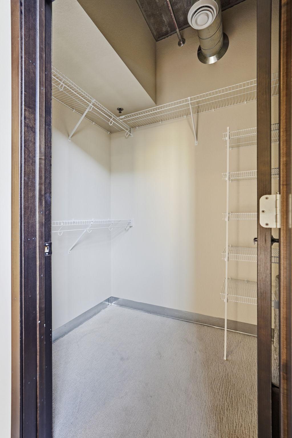 607 Washington Ave N 307 Property Photo 16