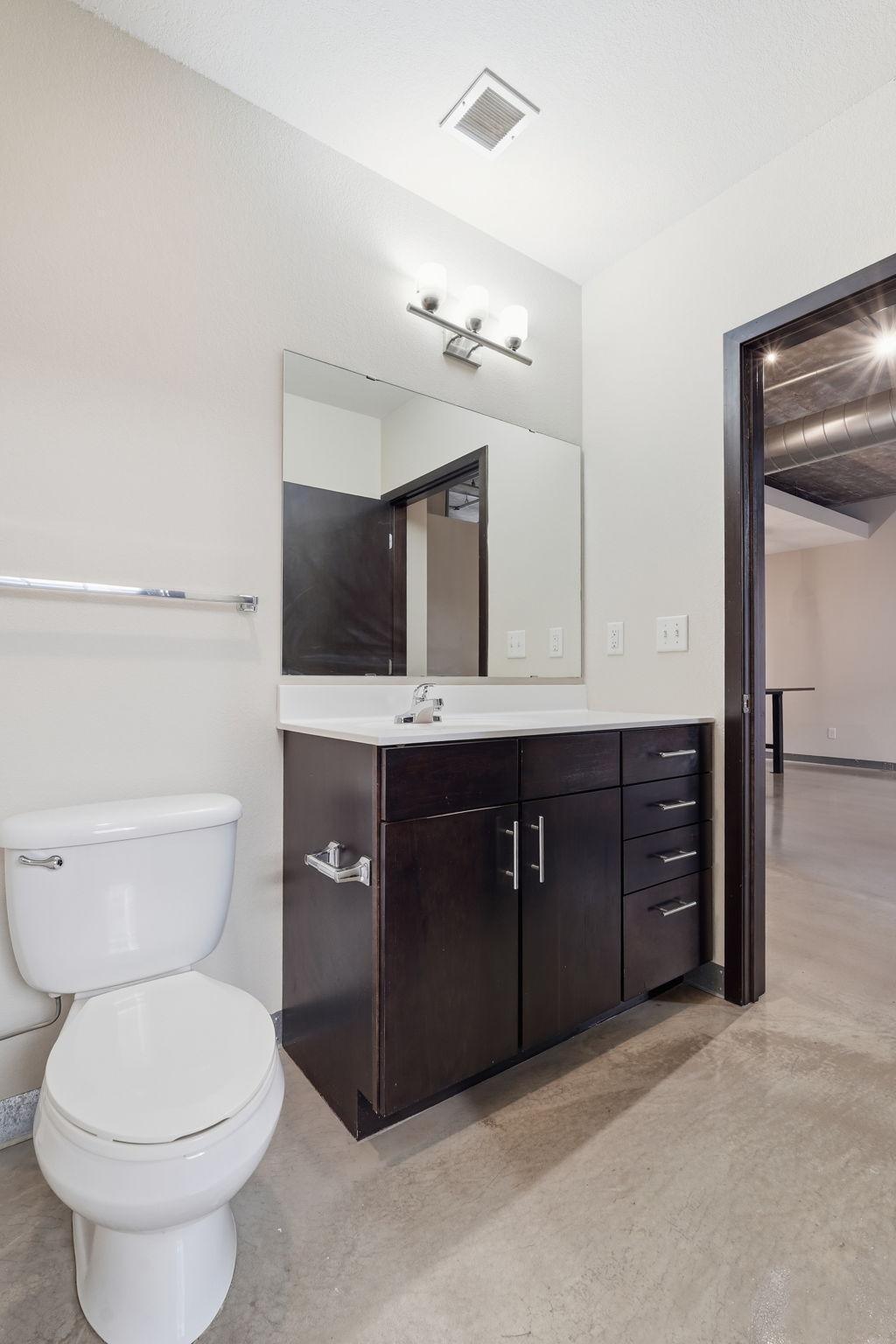 607 Washington Ave N 307 Property Photo 18