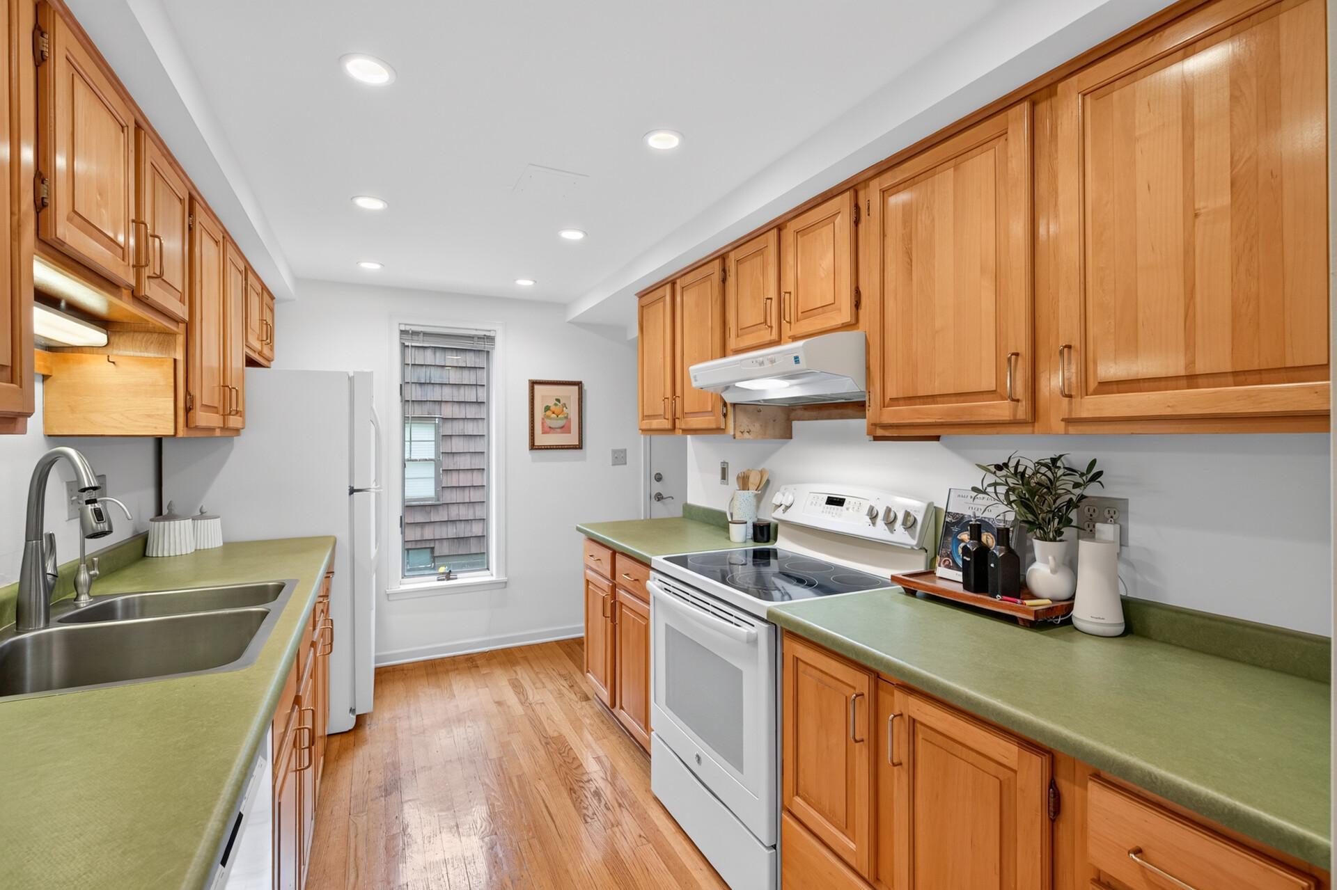 1796 Beechwood Avenue Property Photo 24