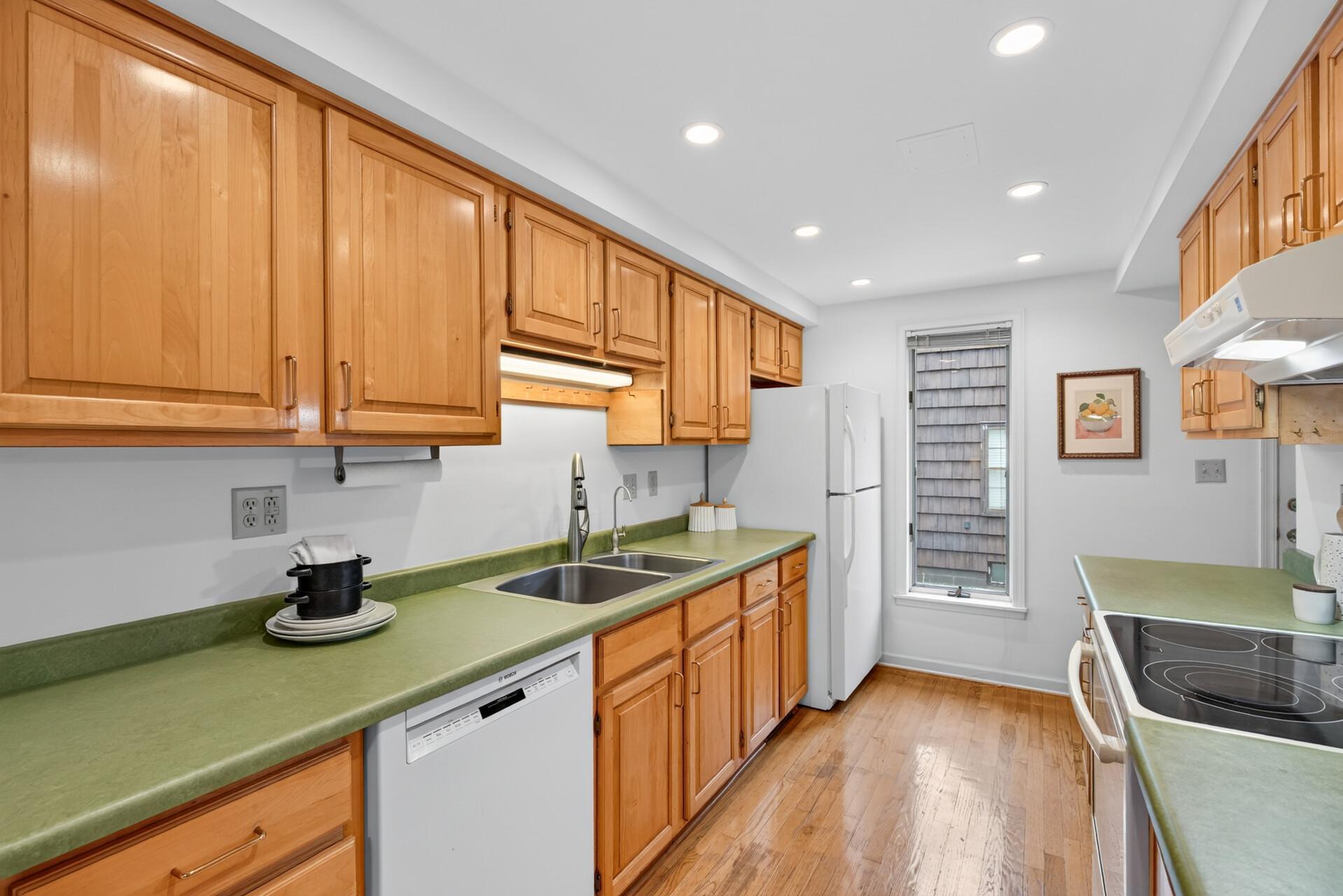 1796 Beechwood Avenue Property Photo 25