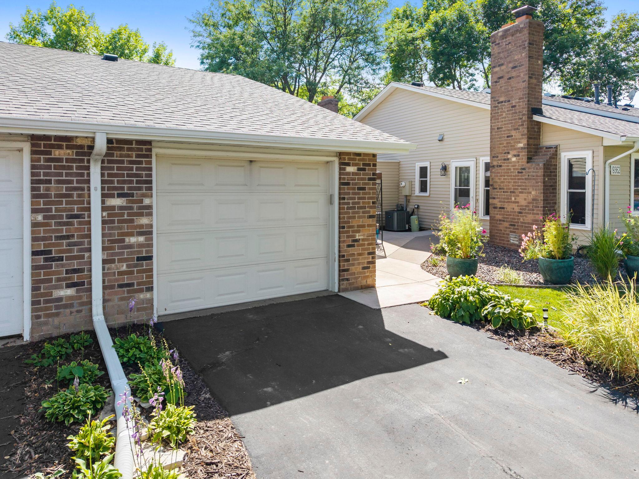 9362 Ranchview Lane N Property Photo 8