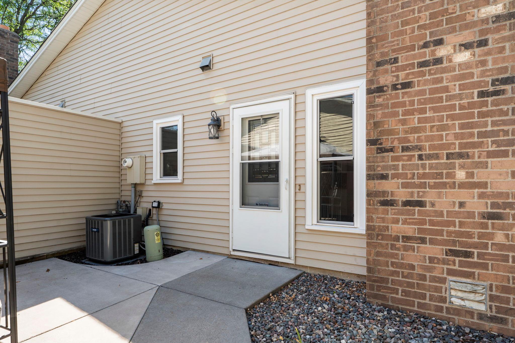 9362 Ranchview Lane N Property Photo 10