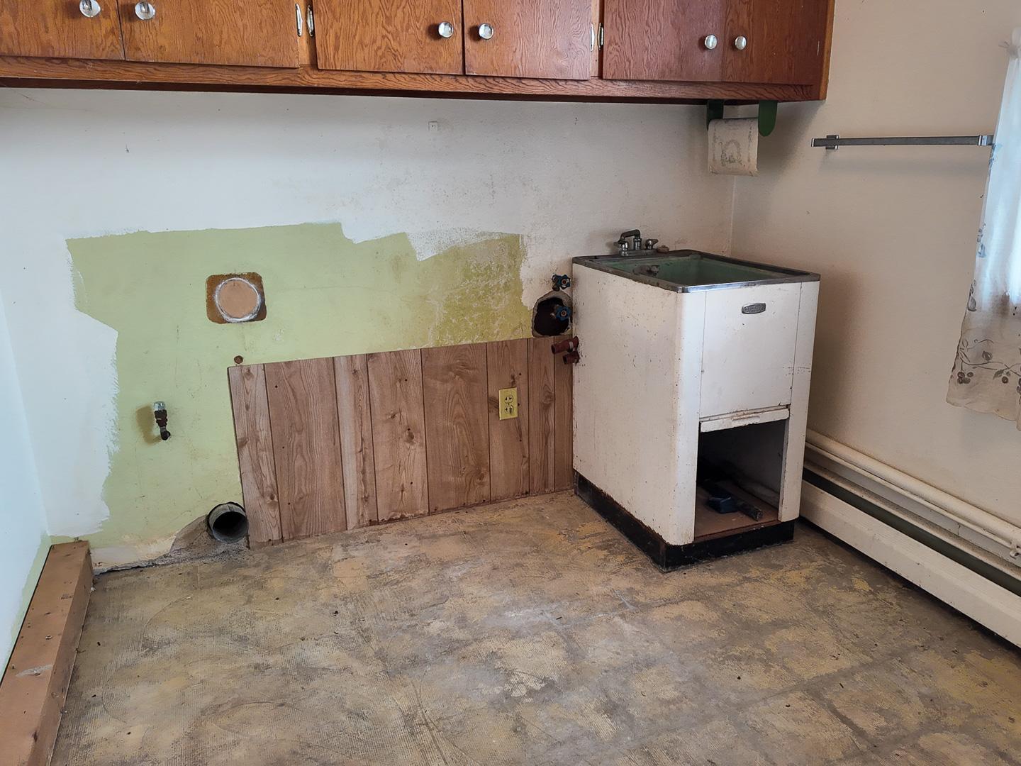 765 E Lake Boulevard Property Photo 6