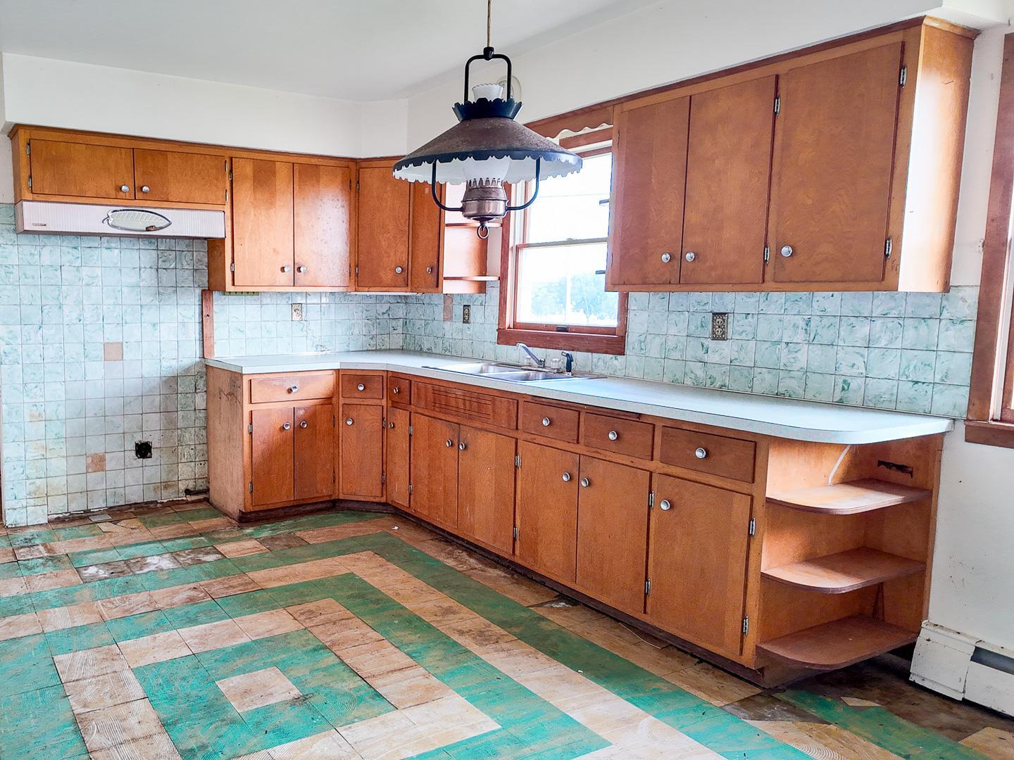765 E Lake Boulevard Property Photo 8