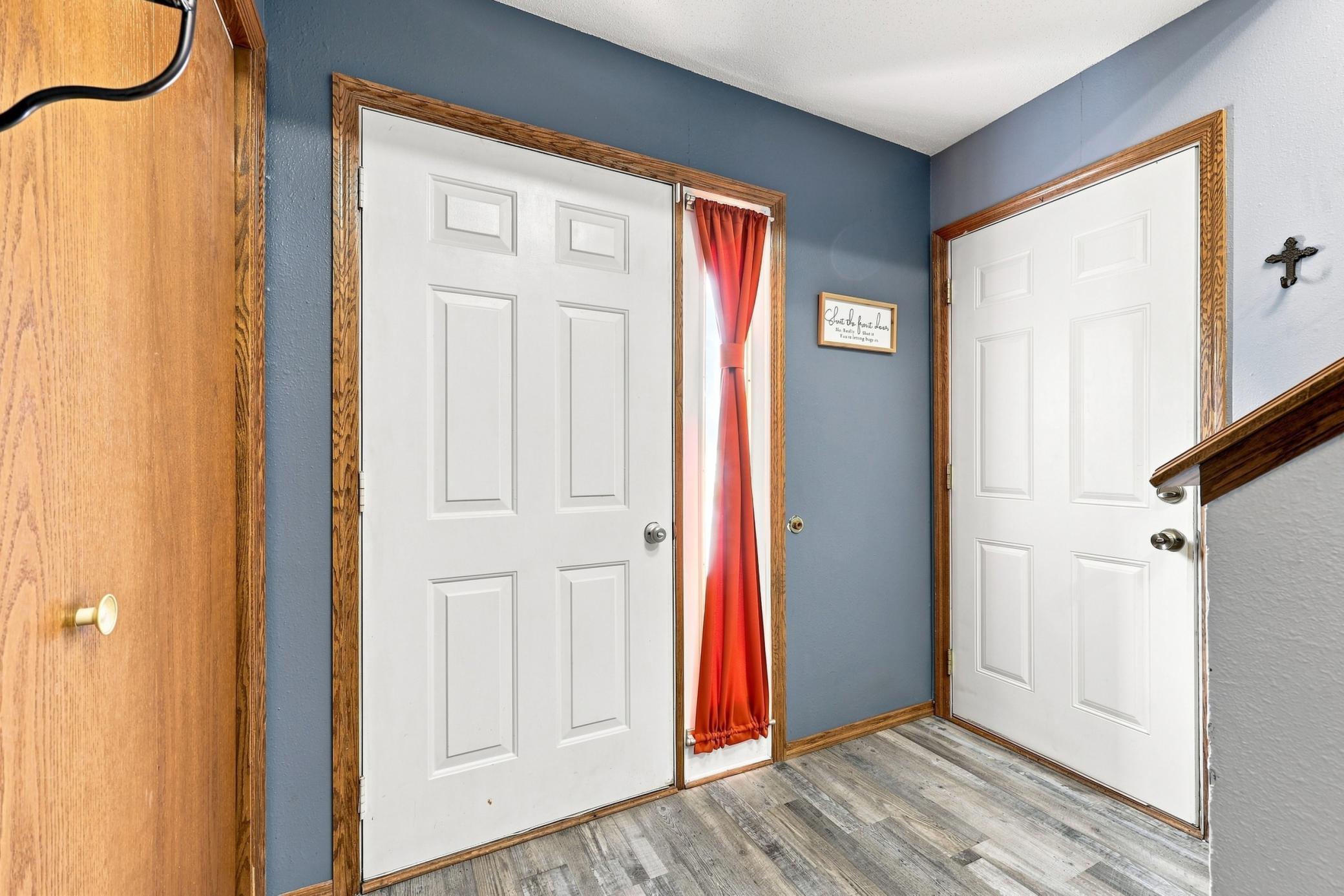 408 19th Street E Property Photo 3