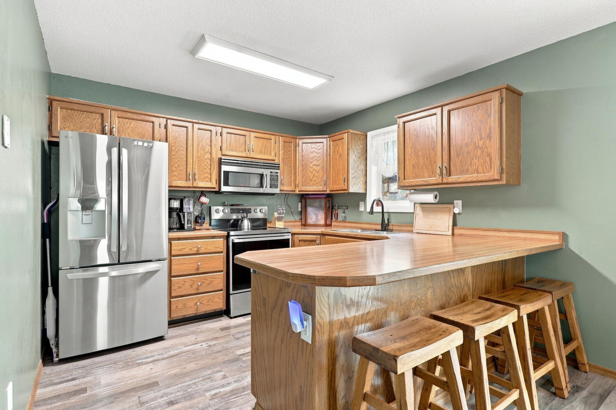 408 19th Street E Property Photo 9