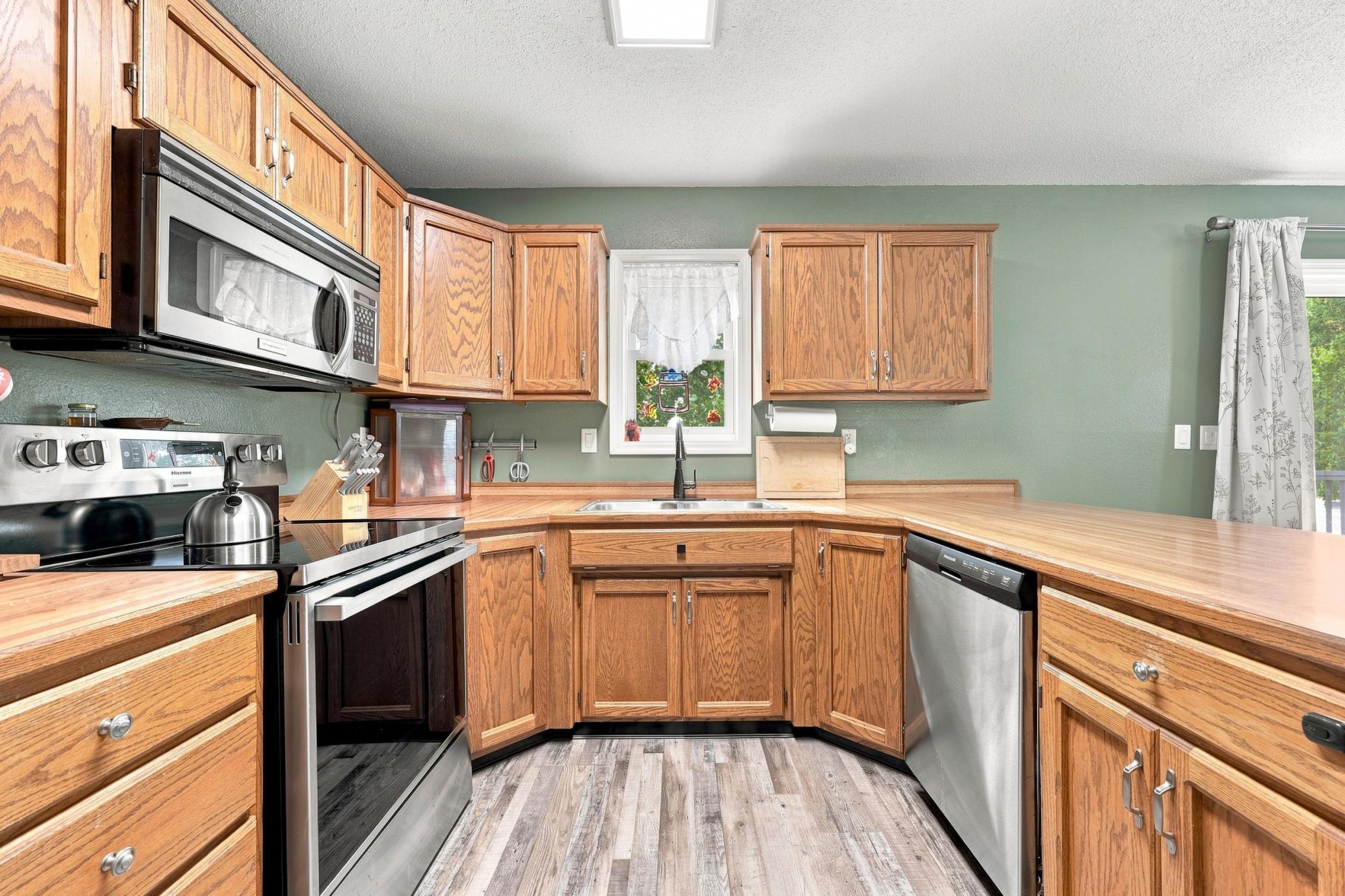 408 19th Street E Property Photo 10
