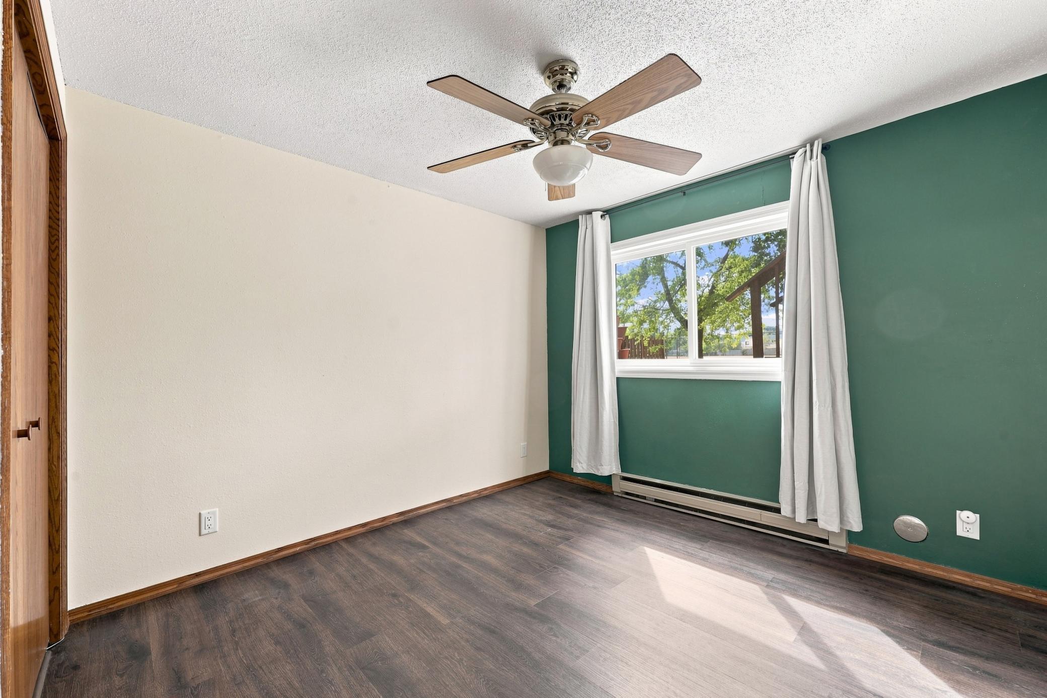 408 19th Street E Property Photo 15