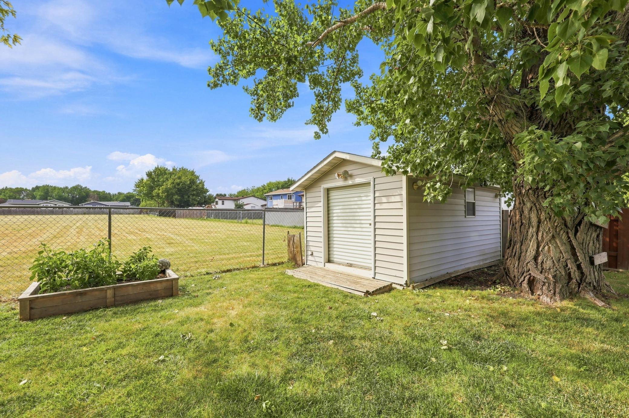 408 19th Street E Property Photo 23