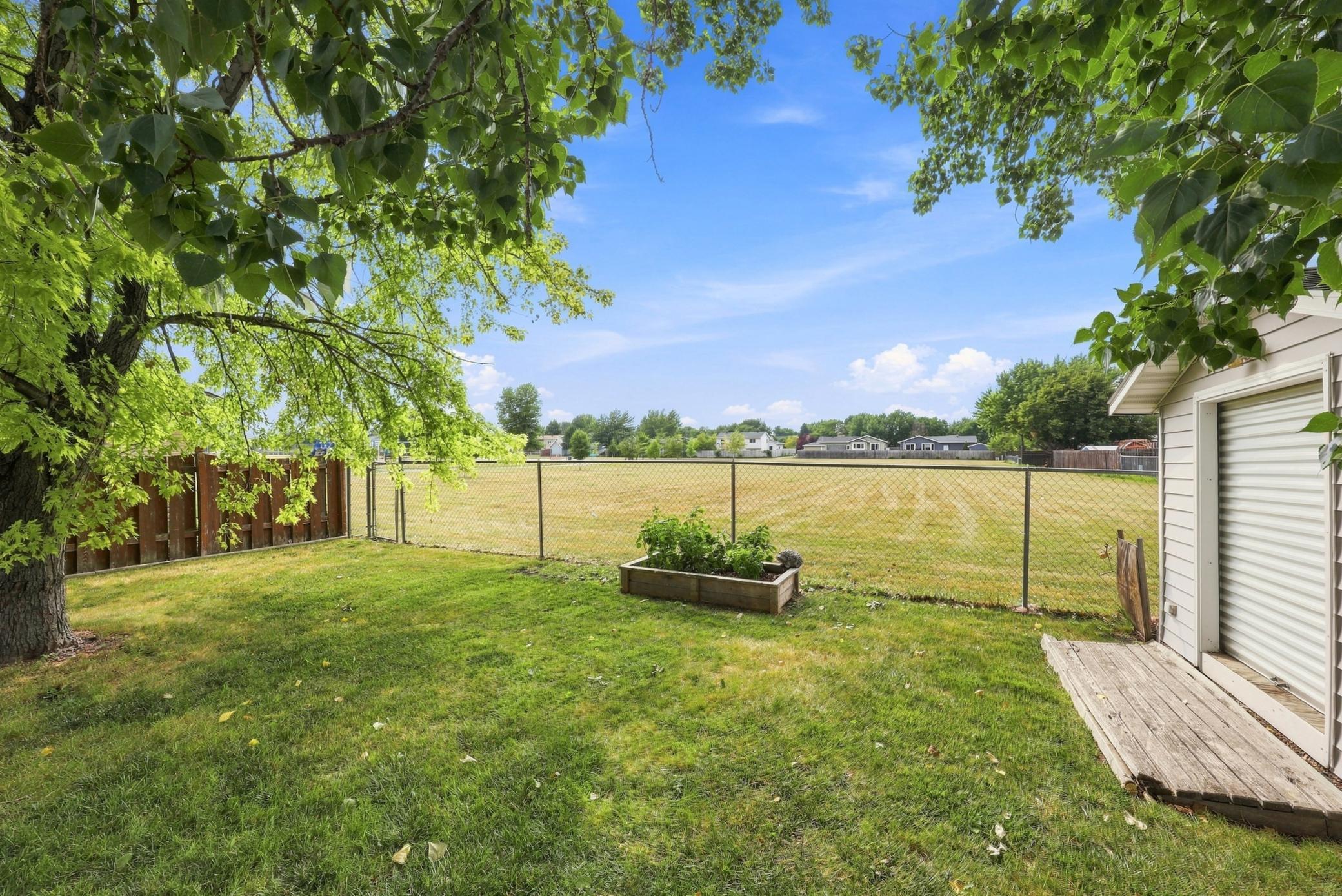 408 19th Street E Property Photo 24