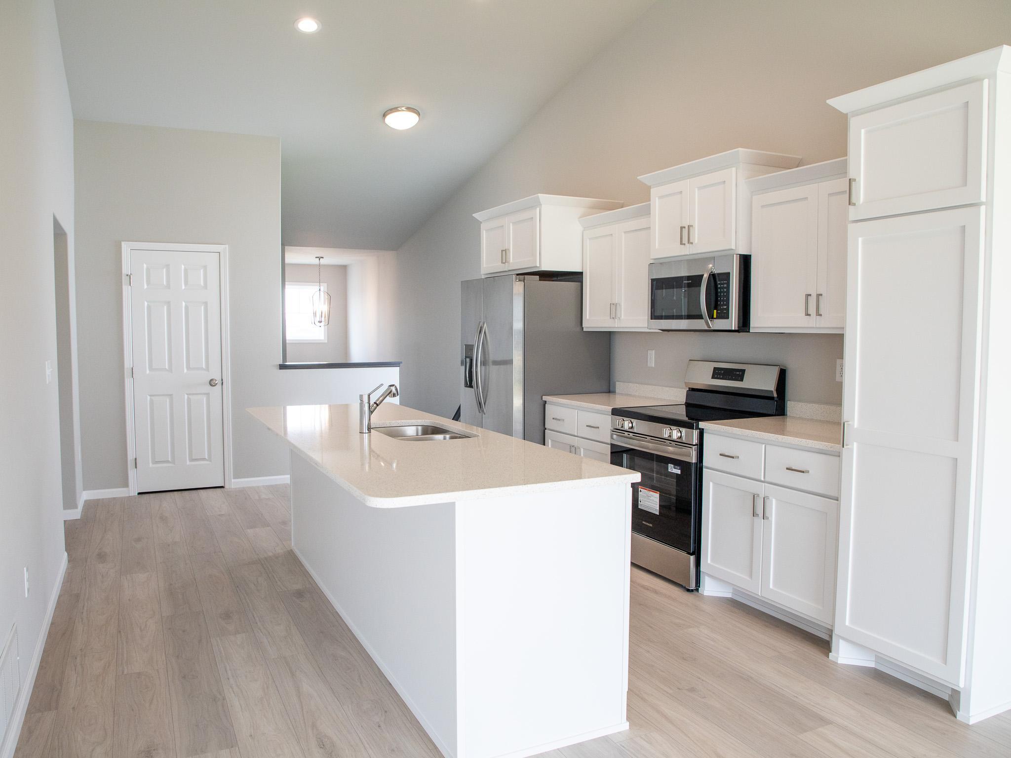 6782 Meadow View Drive S Property Photo 3