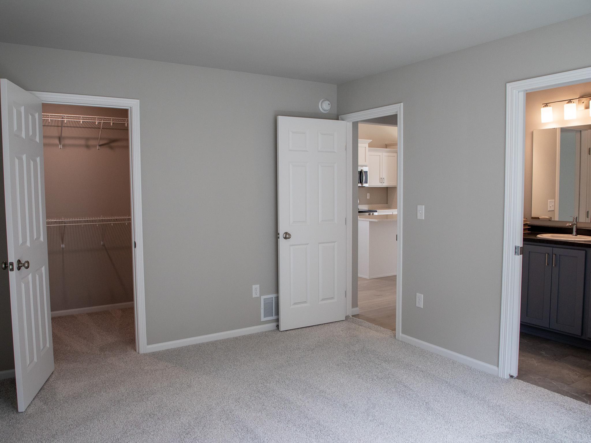 6782 Meadow View Drive S Property Photo 7