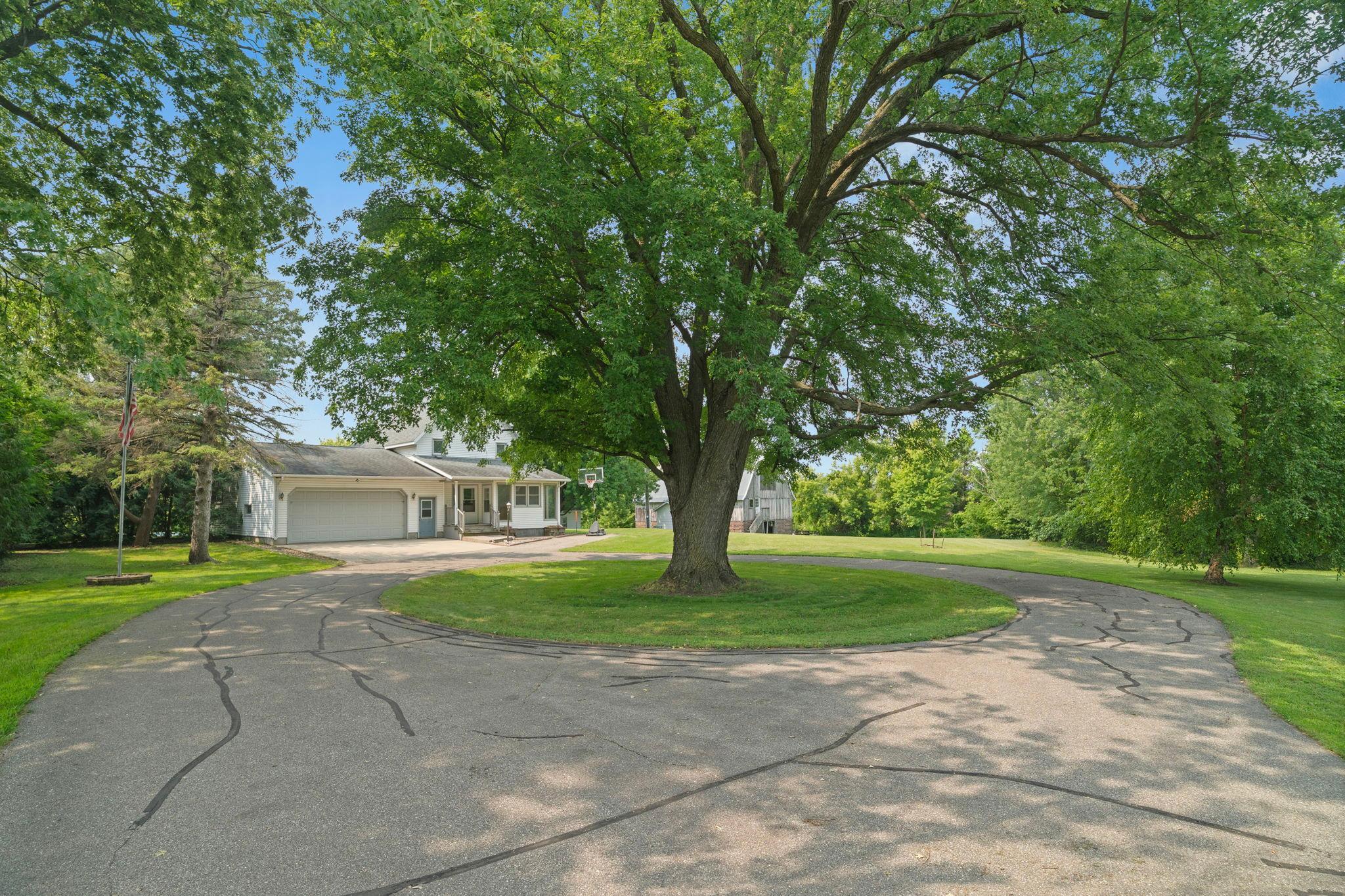 25990 Gates Avenue Property Photo 2