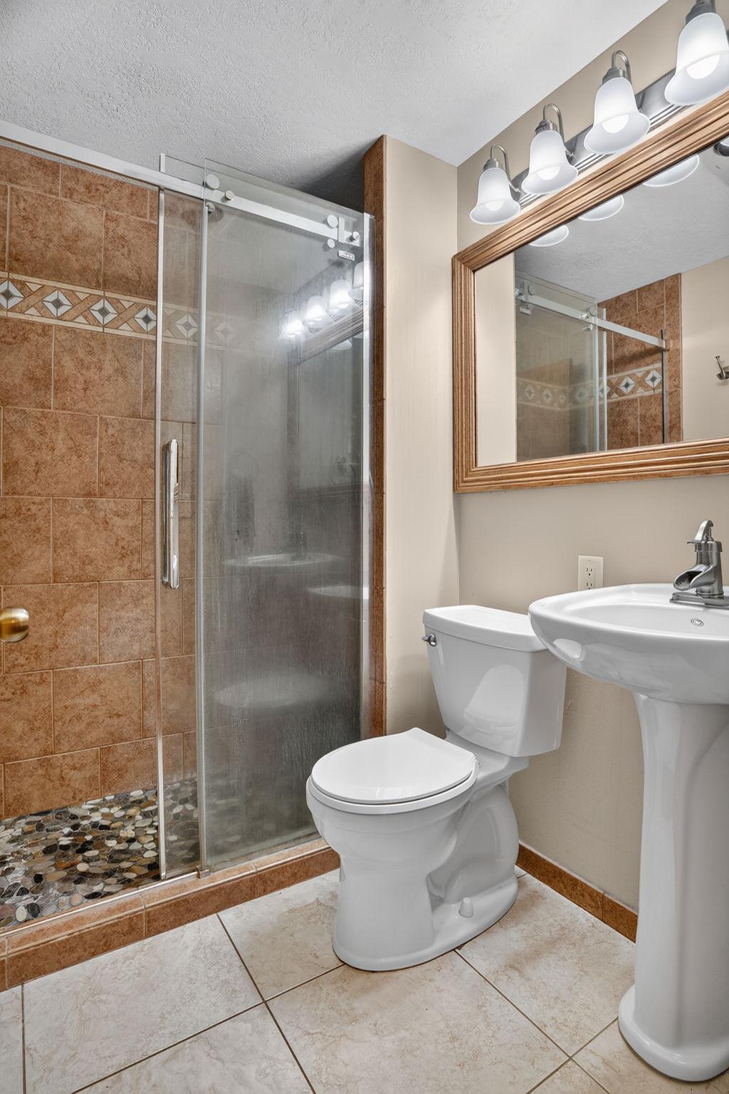 25990 Gates Avenue Property Photo 24