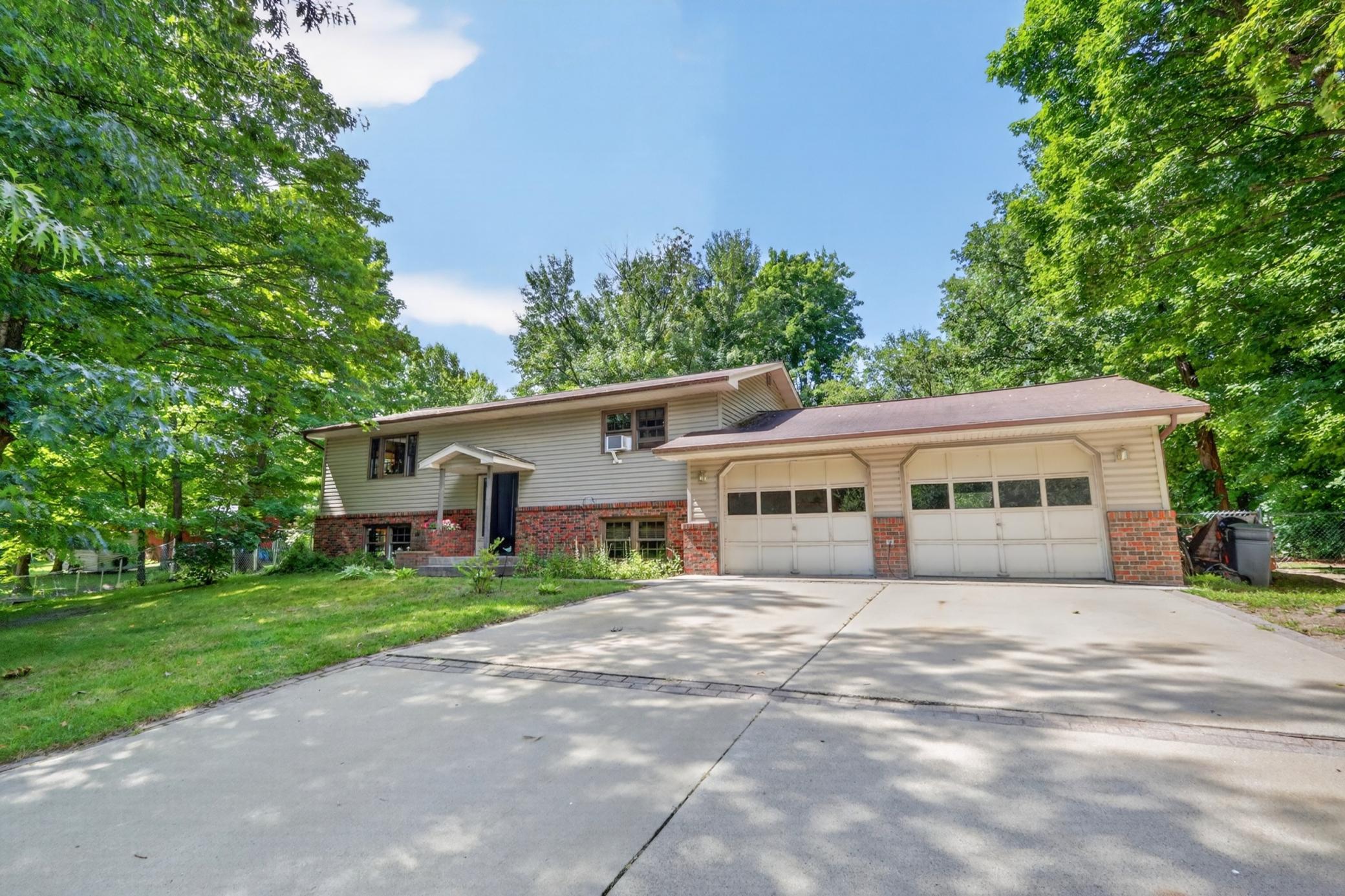 2452 Deschepper Drive Property Photo 1