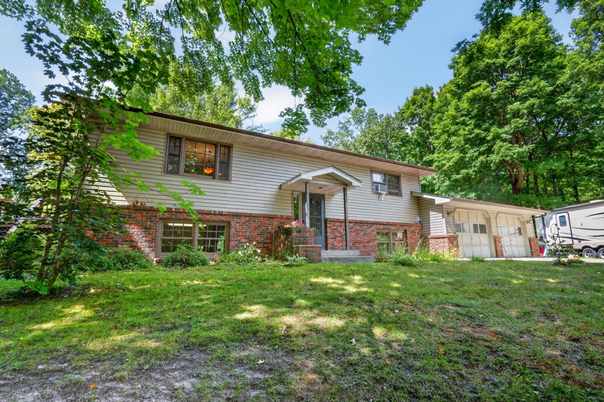 2452 Deschepper Drive Property Photo 5