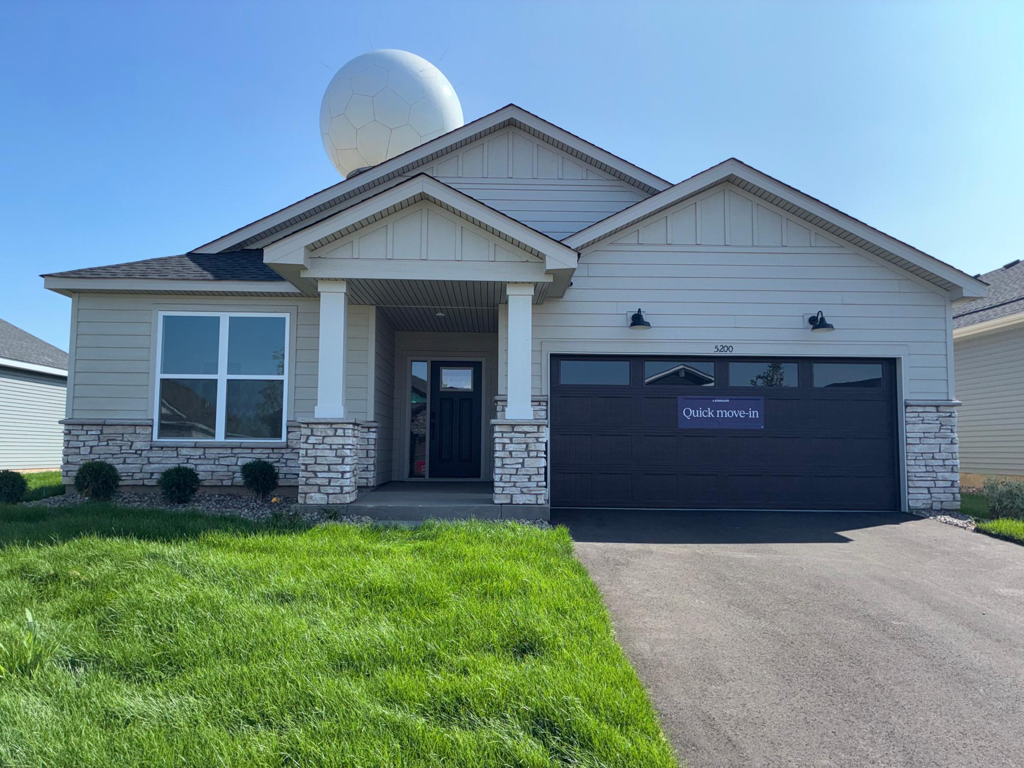 5200 Long Pointe Bay Property Photo 1
