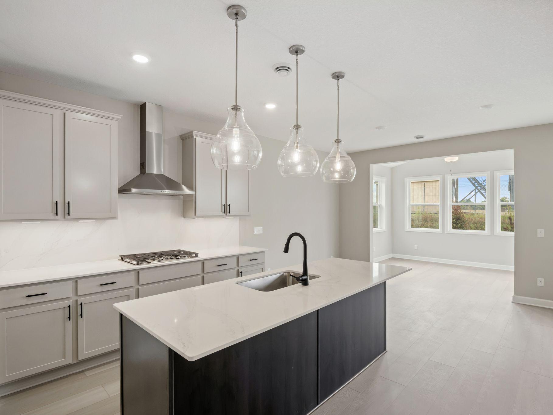 5200 Long Pointe Bay Property Photo 3