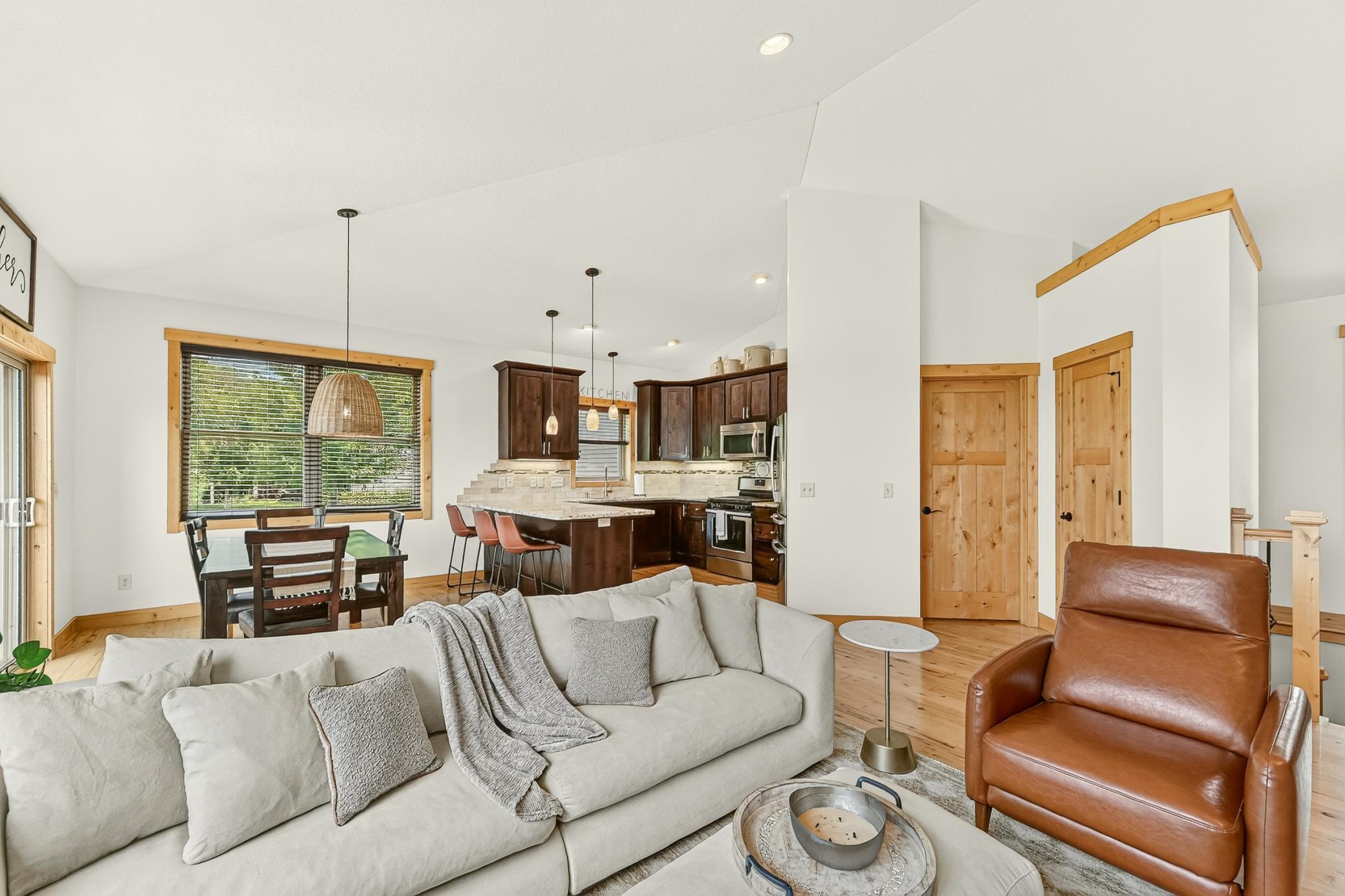 513 Hillside Drive Se Property Photo 13