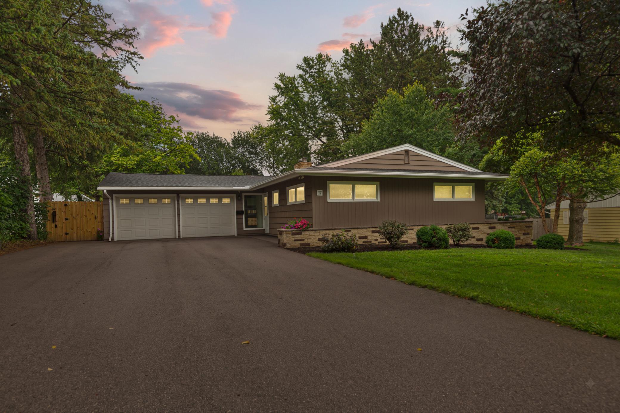 17 9th Avenue SE