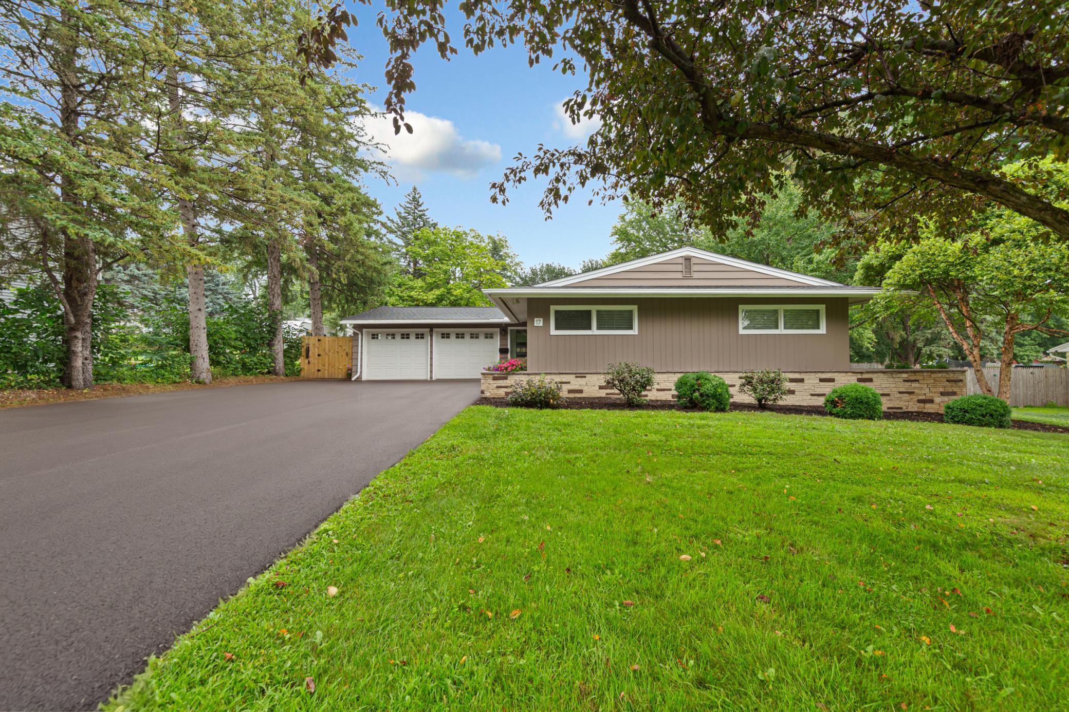 17 9th Avenue Se Property Photo 3