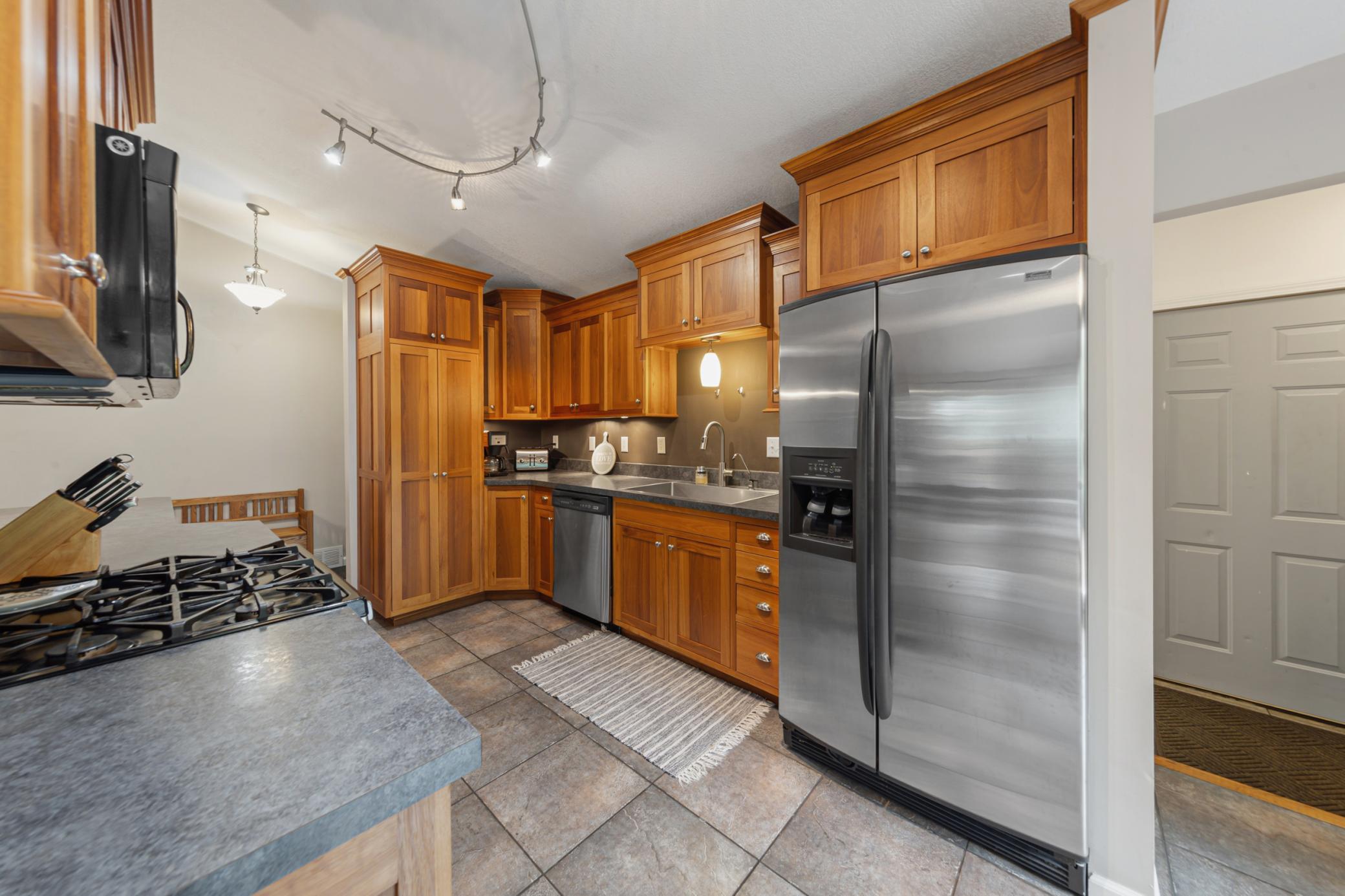 17 9th Avenue Se Property Photo 13