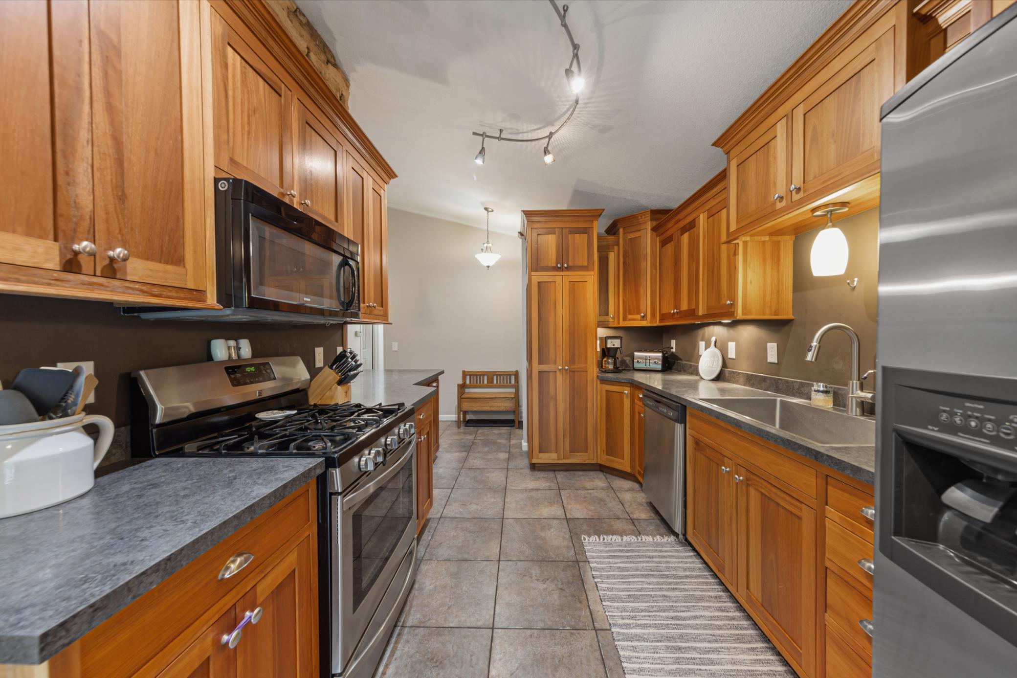 17 9th Avenue Se Property Photo 14