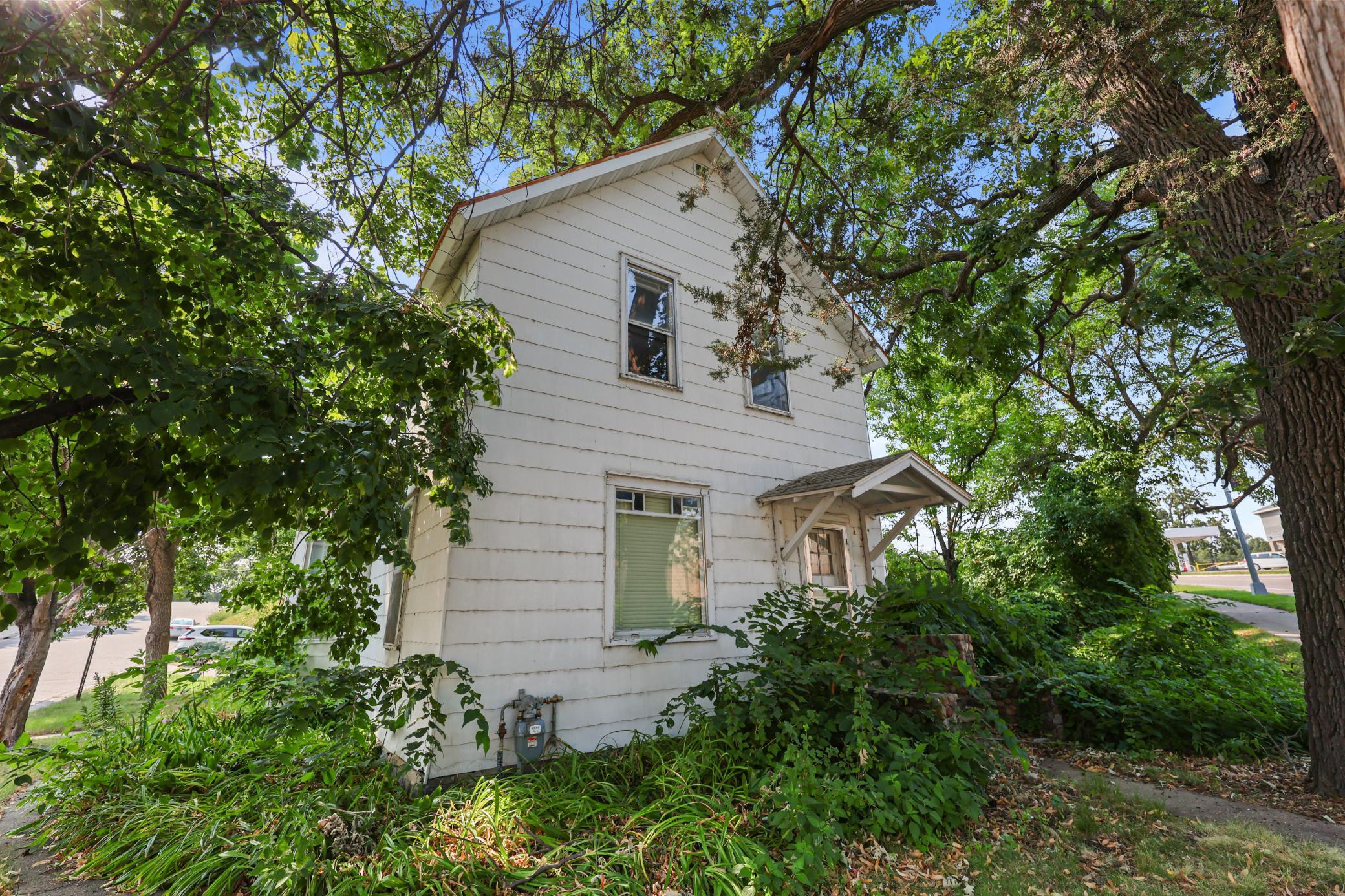1123 4th Avenue S Property Photo 2