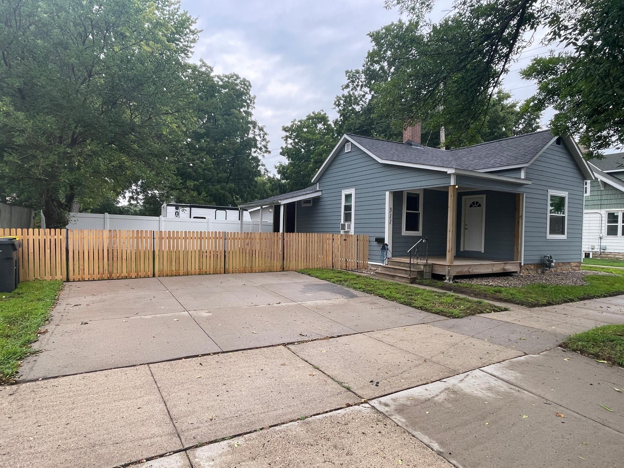 311 Range Street Property Photo 2