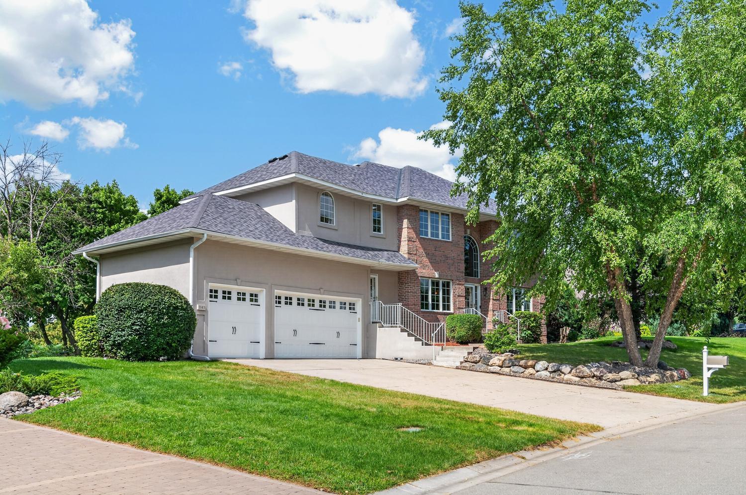 1145 Cove Circle Property Photo 4