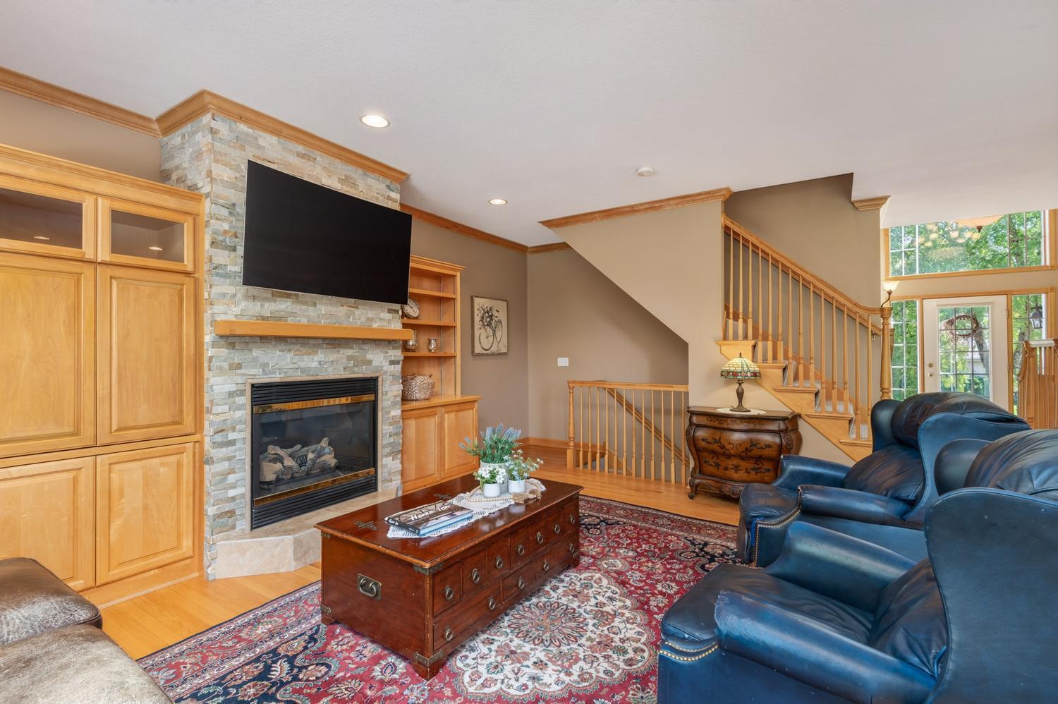 1145 Cove Circle Property Photo 16