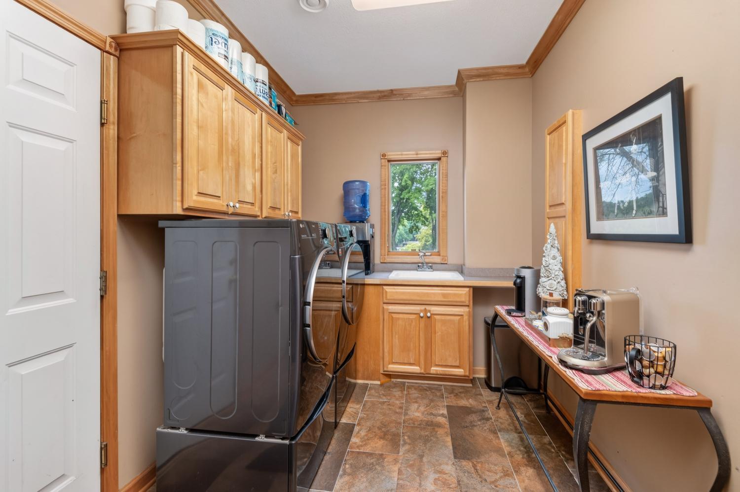 1145 Cove Circle Property Photo 19