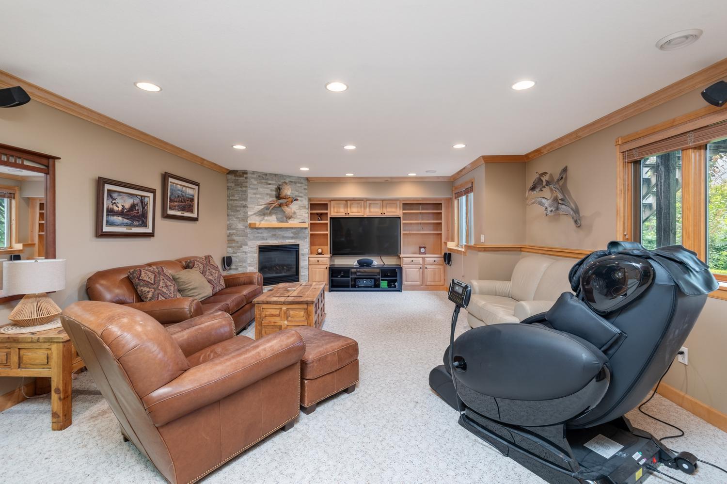 1145 Cove Circle Property Photo 32