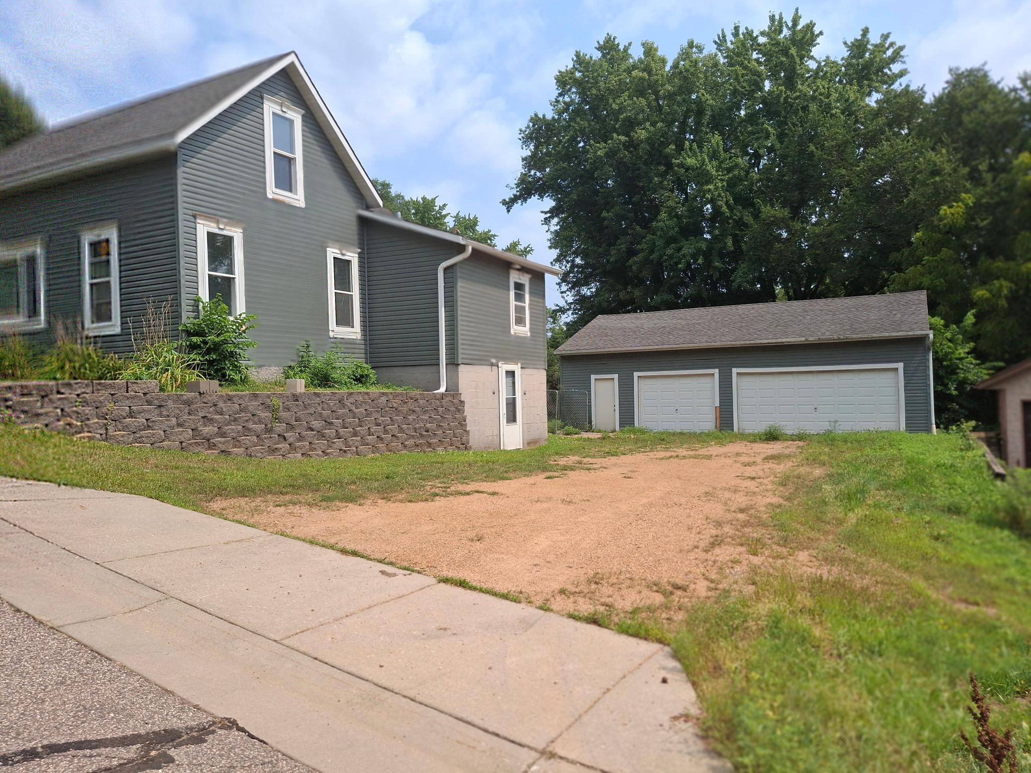 321 3rd Street W Property Photo 1