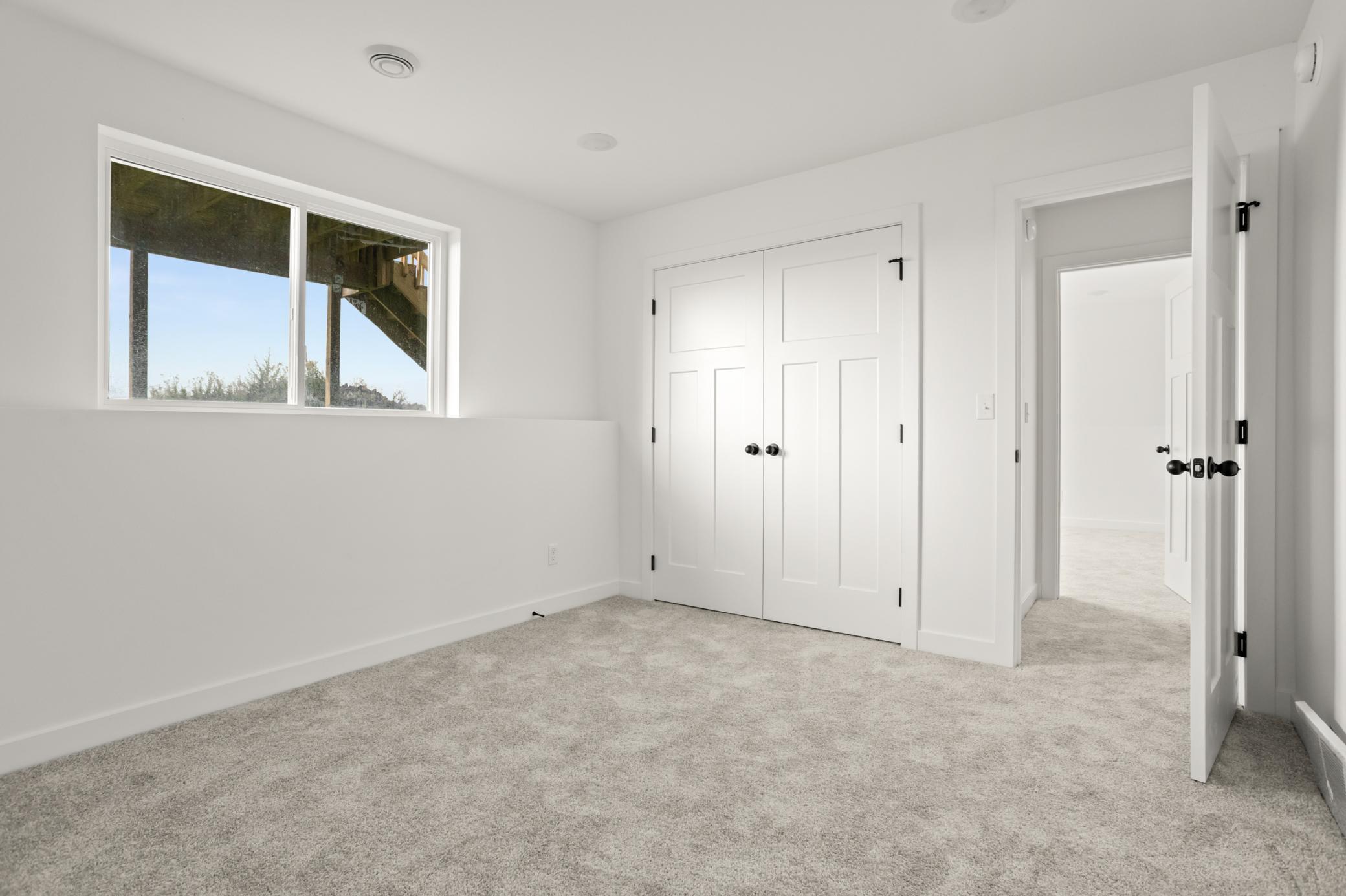 2611 38 Avenue S Property Photo 17