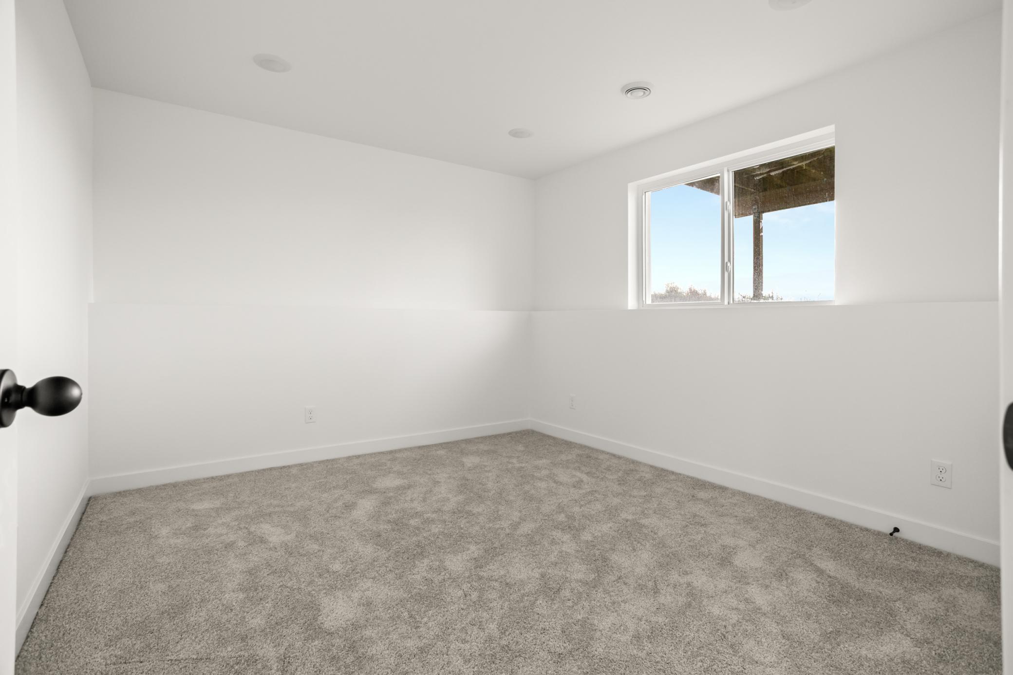 2611 38 Avenue S Property Photo 18