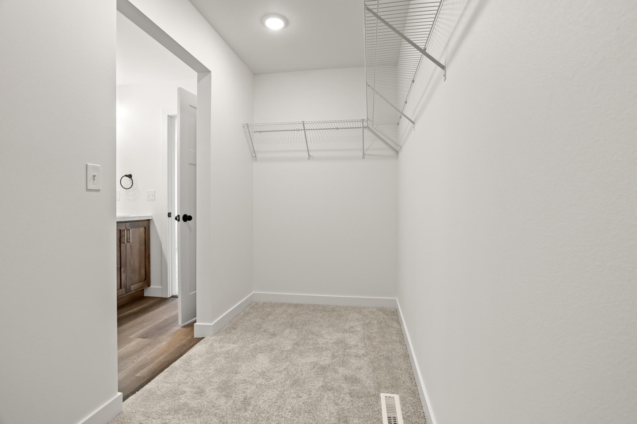2611 38 Avenue S Property Photo 23