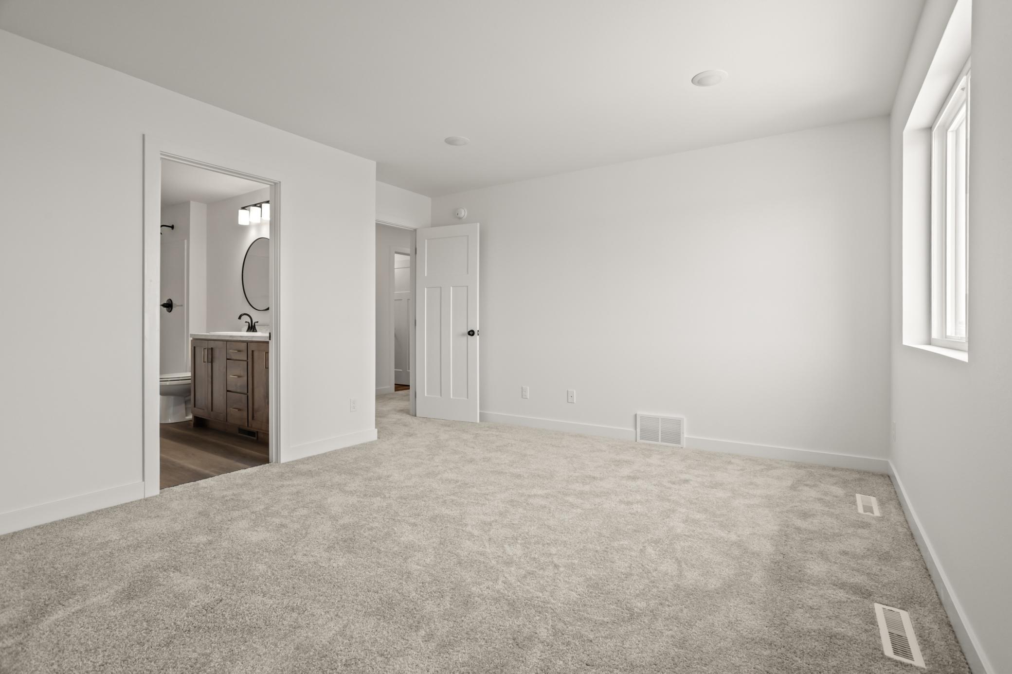 2611 38 Avenue S Property Photo 27