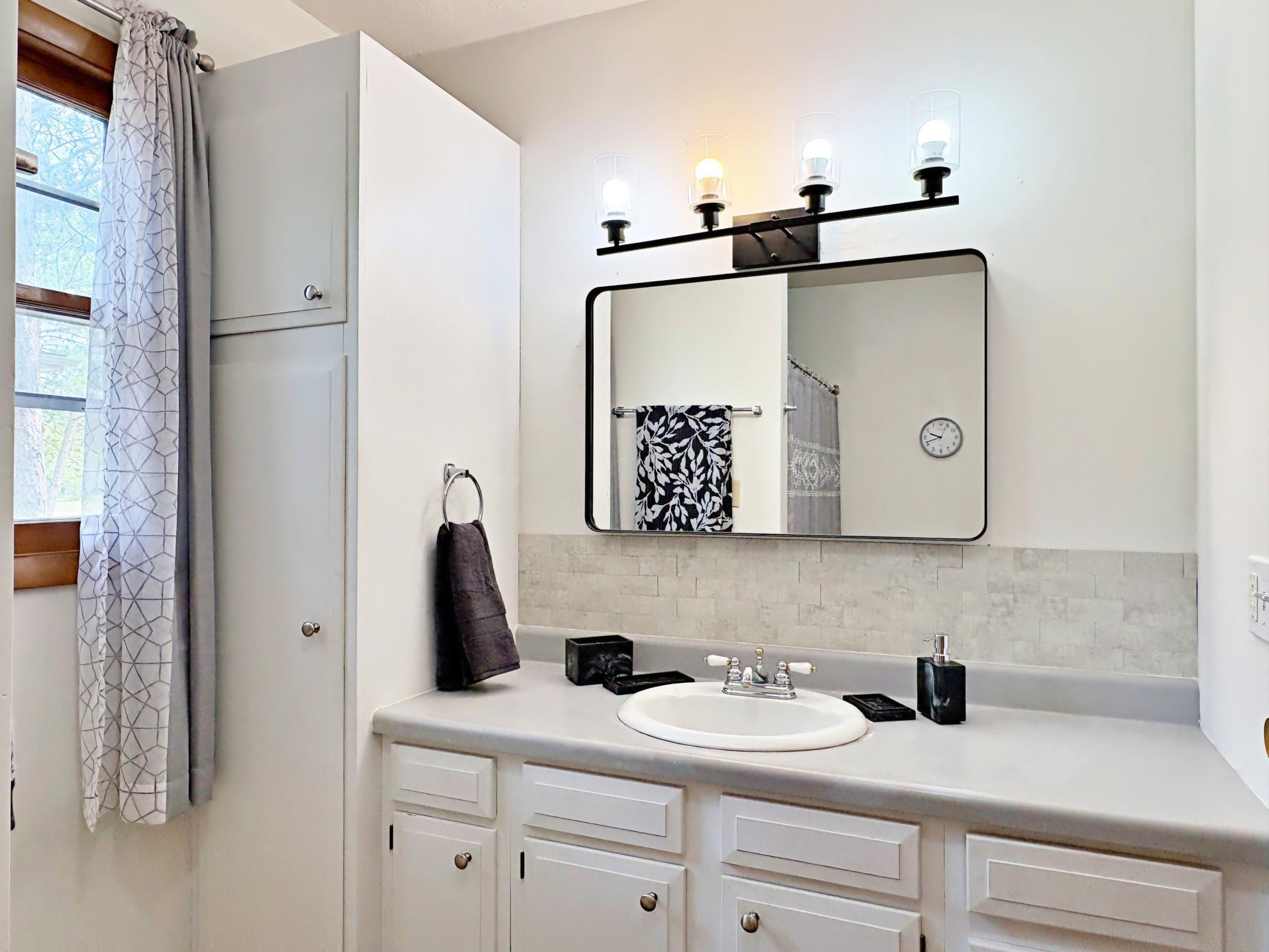 16023 Discovery Circle Property Photo 9
