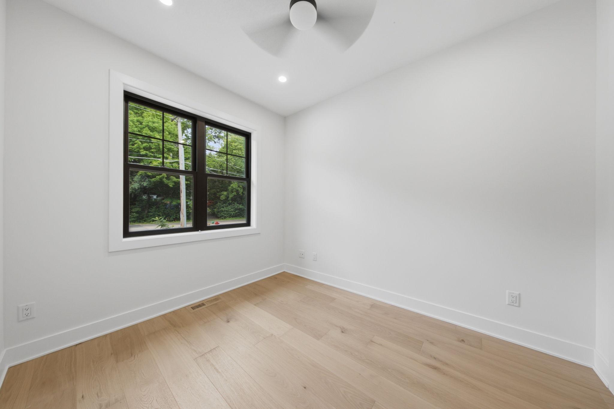 20389 Excelsior Boulevard Property Photo 11