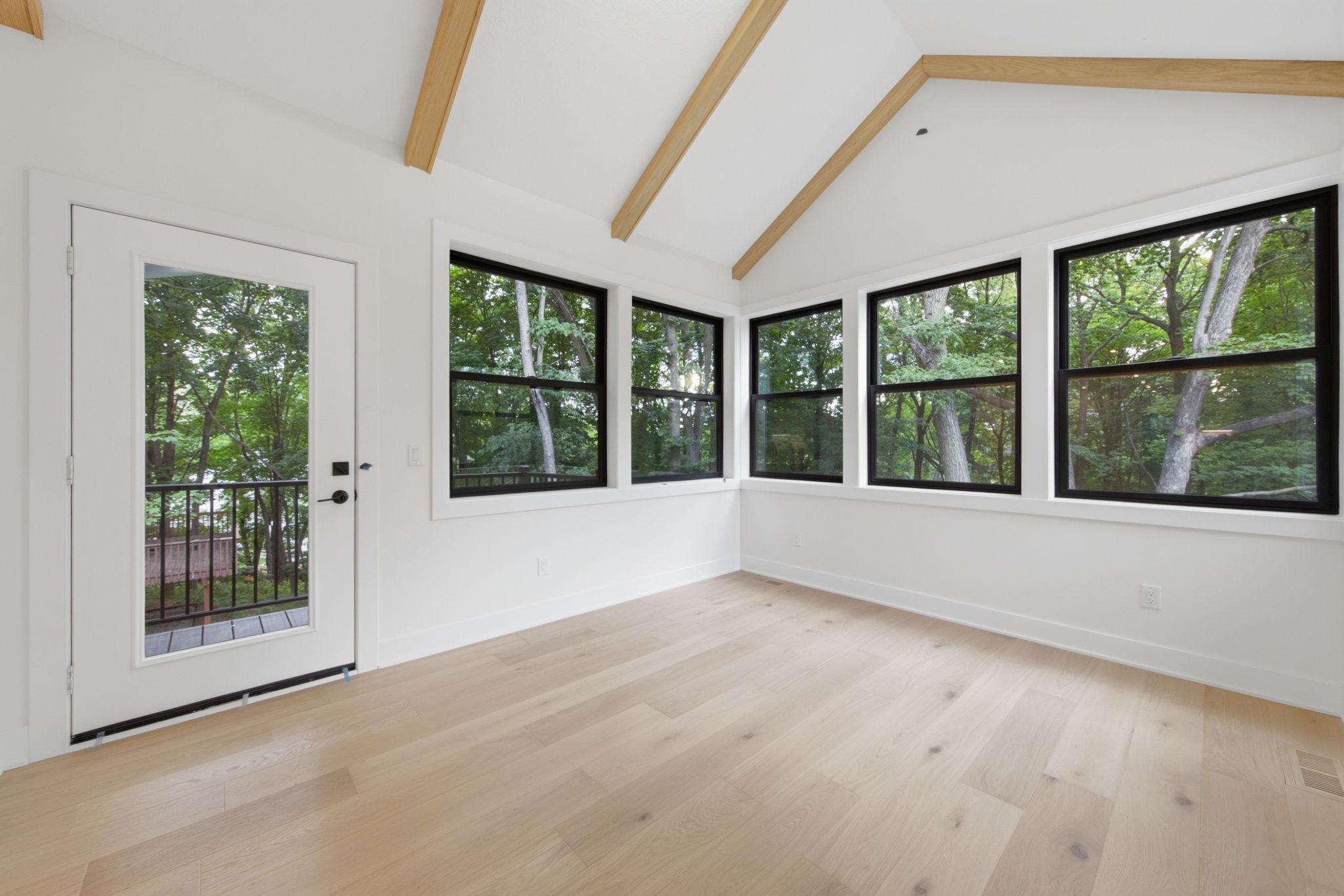 20389 Excelsior Boulevard Property Photo 12