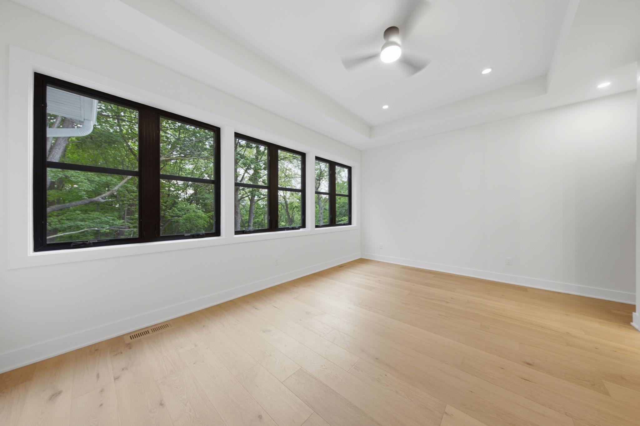 20389 Excelsior Boulevard Property Photo 14