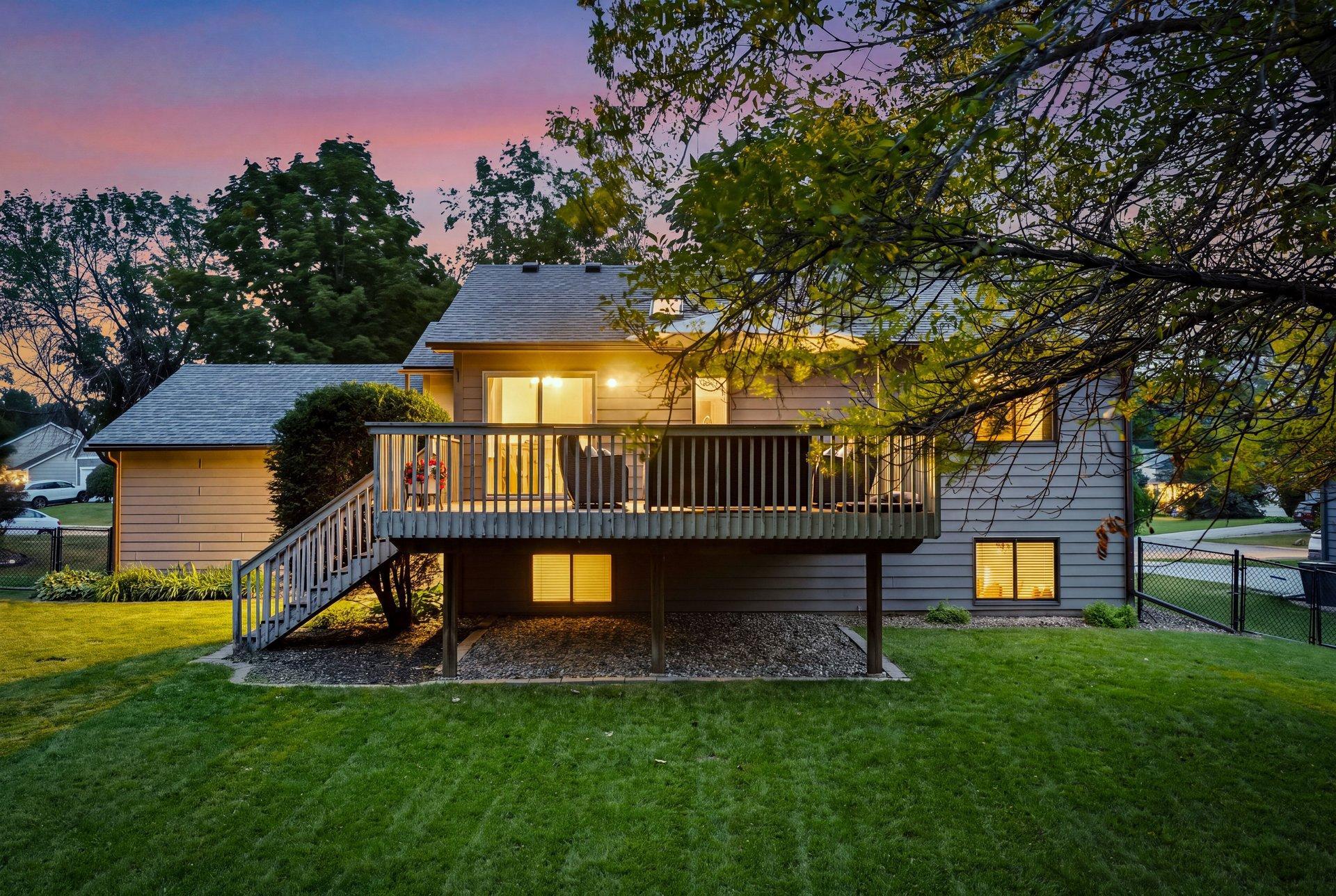 19002 Barrington Drive Property Photo 3